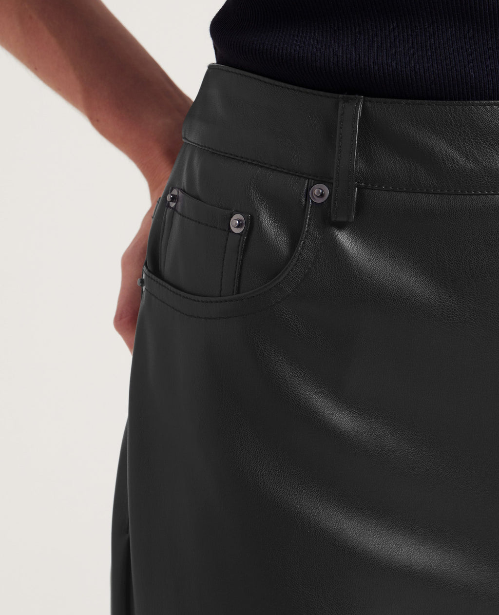Pantalon droit en simili cuir