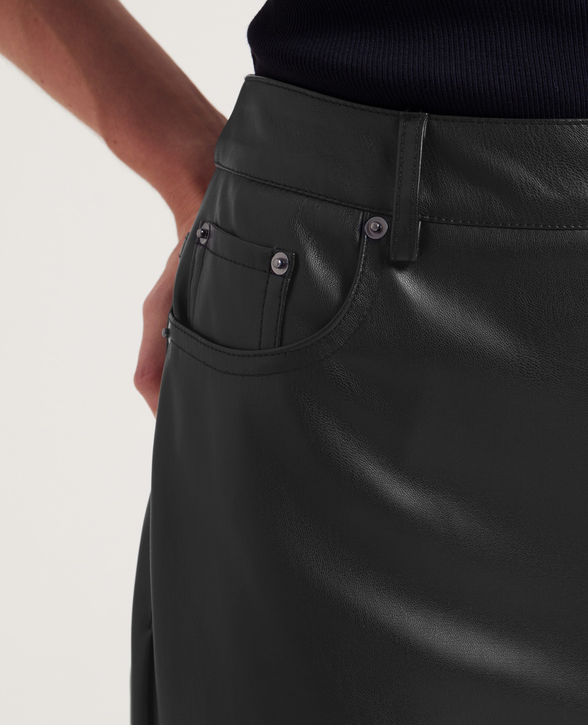 Pantalon droit en simili cuir