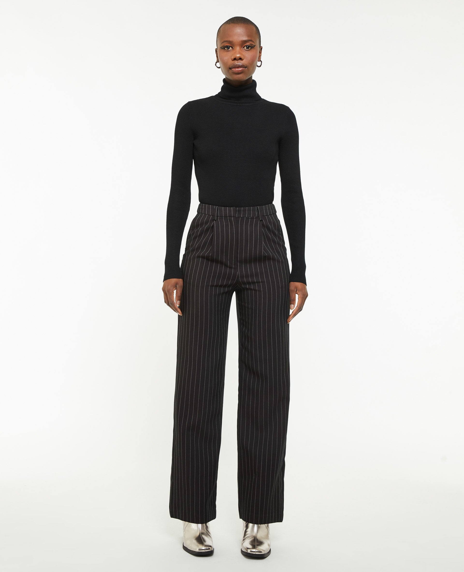 Pantalon droit avec fines rayures