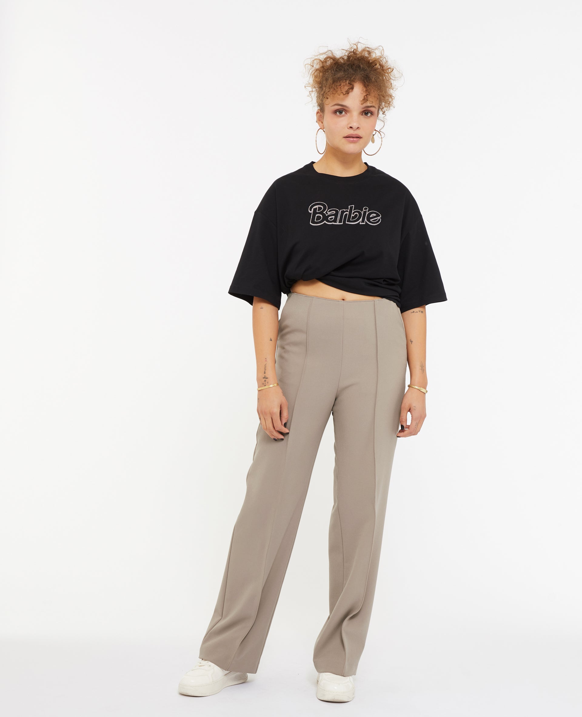 Pantalon droit avec coutures pincées