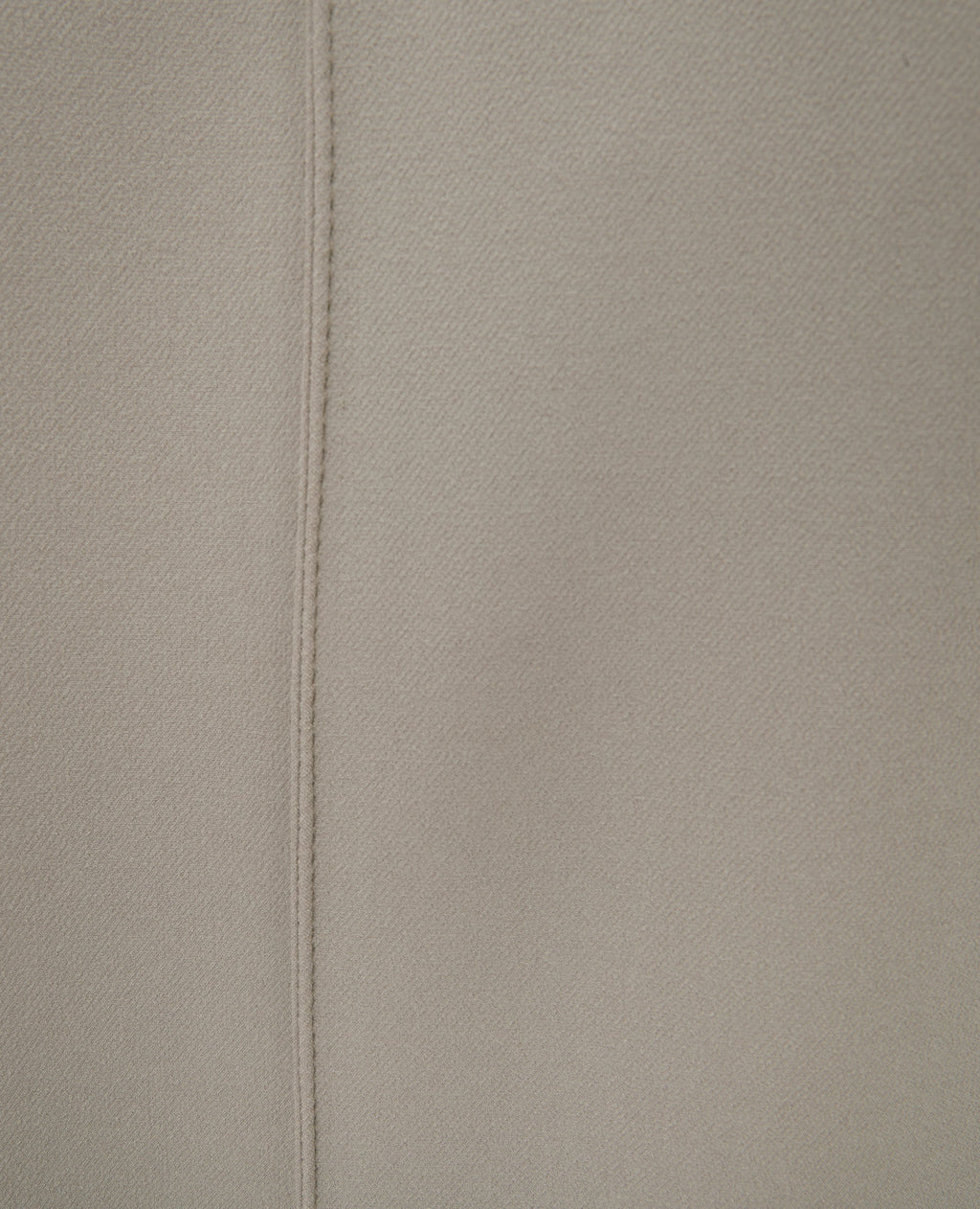 Pantalon droit avec coutures pincées