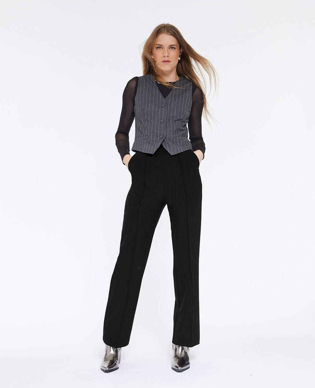 Pantalon droit avec coutures pincées