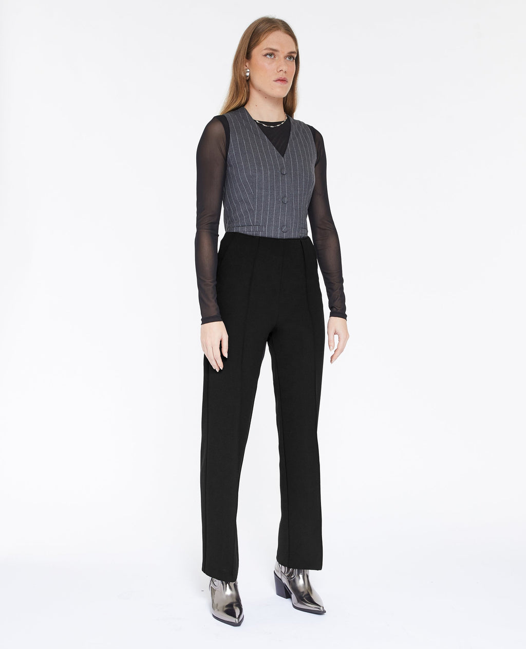 Pantalon droit avec coutures pincées