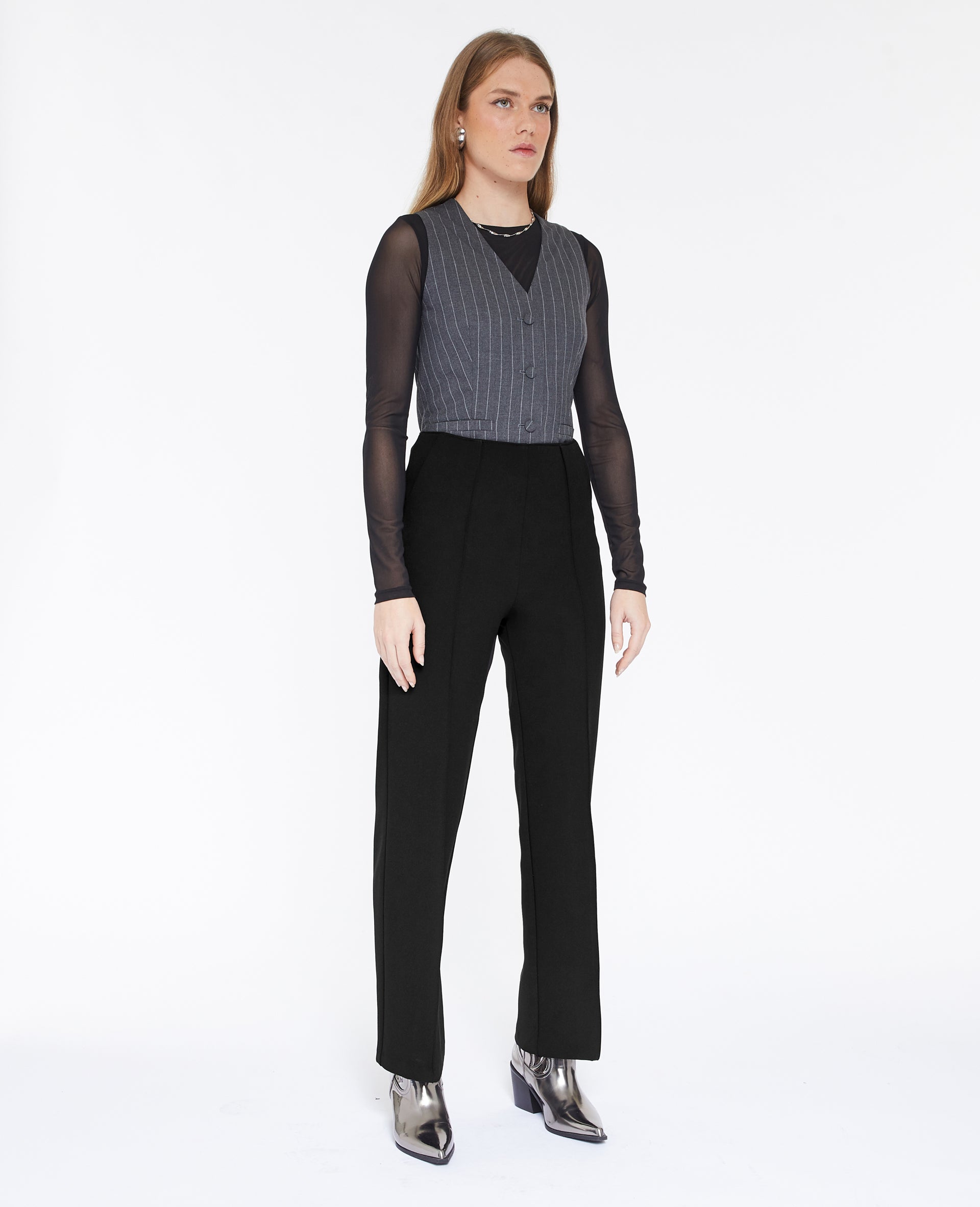 Pantalon droit avec coutures pincées