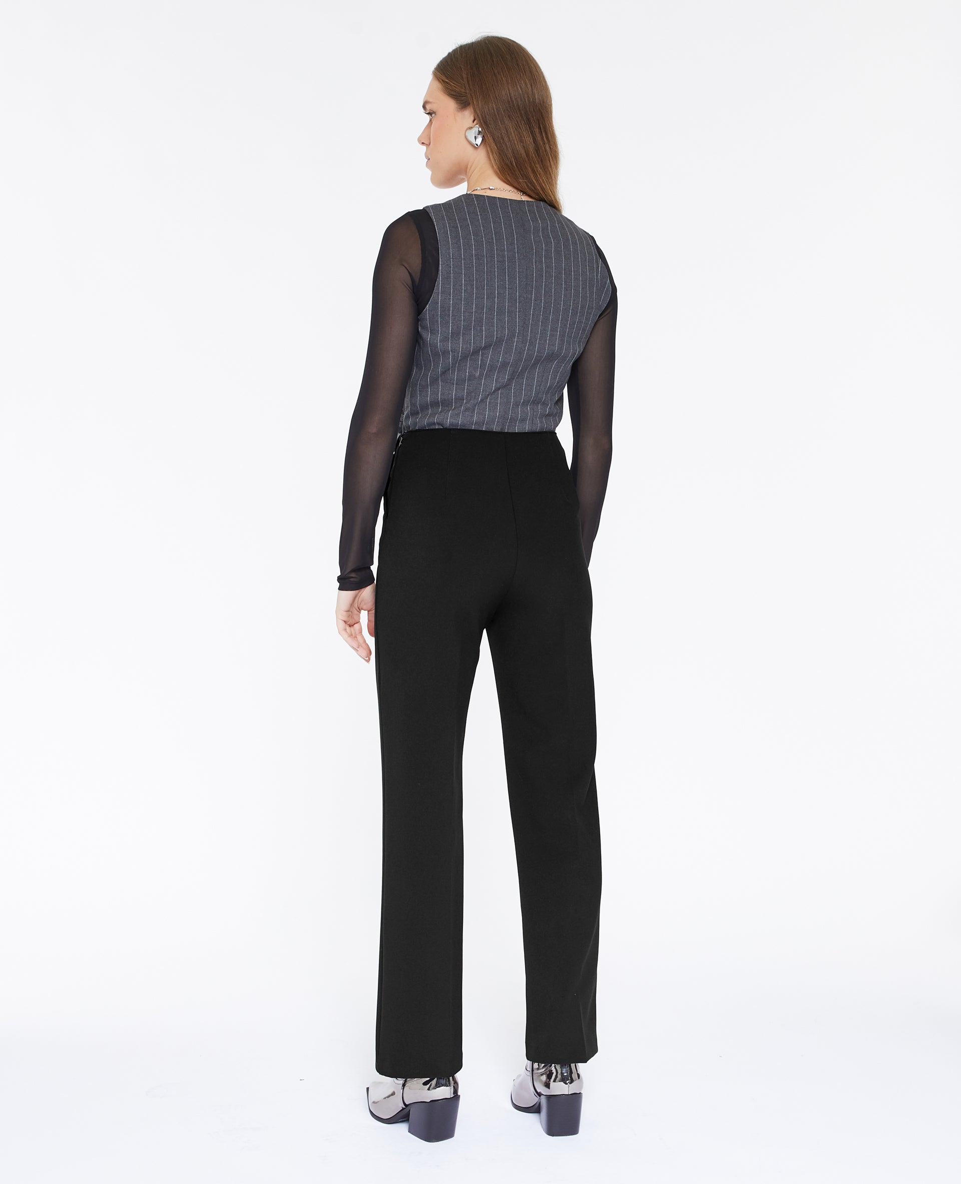 Pantalon droit avec coutures pincées