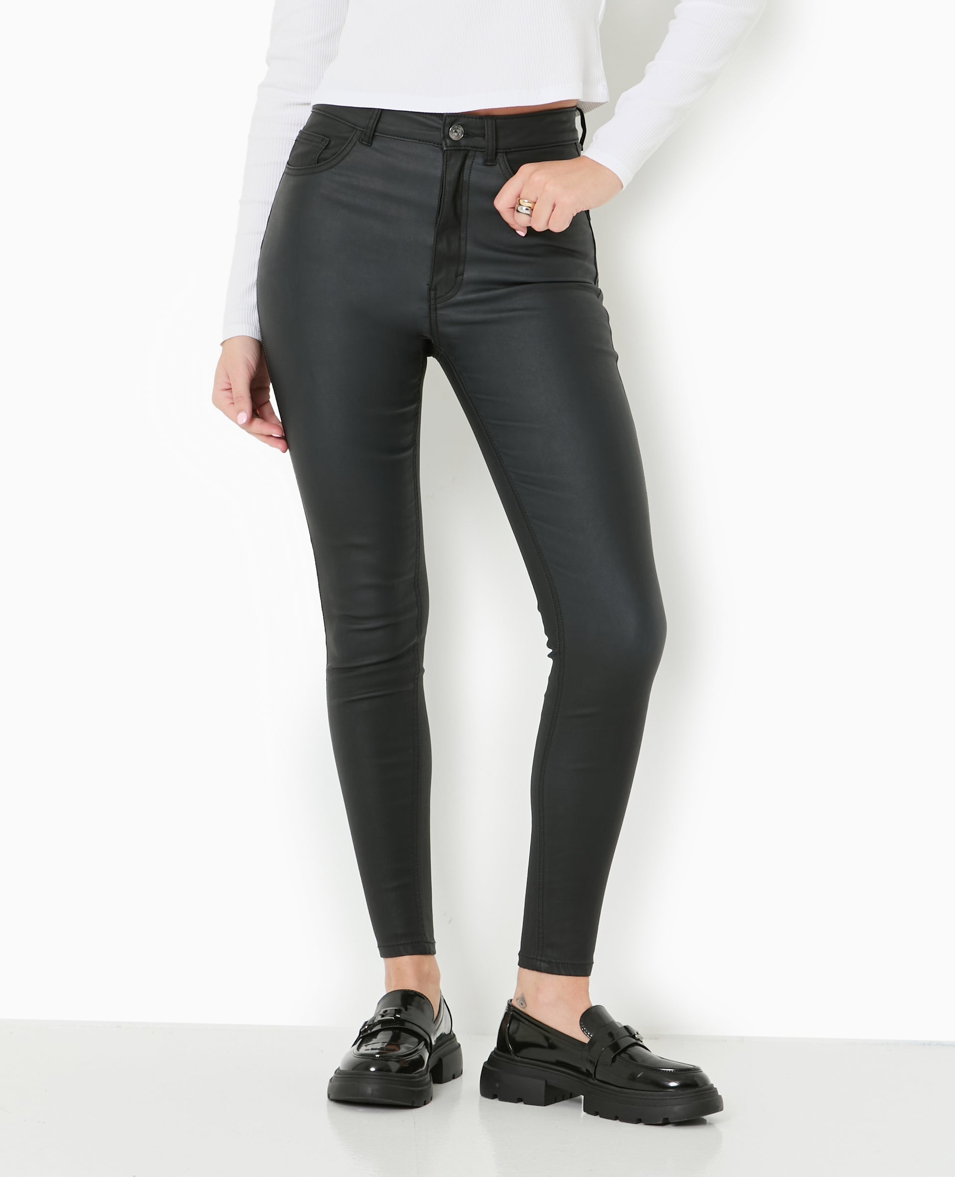 Jean skinny enduit effet cuir