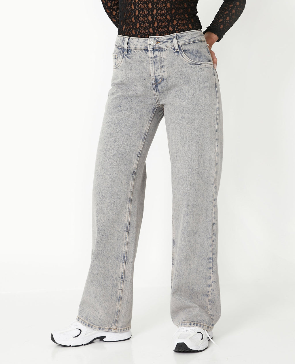 Jean wide taille basse effet délavé