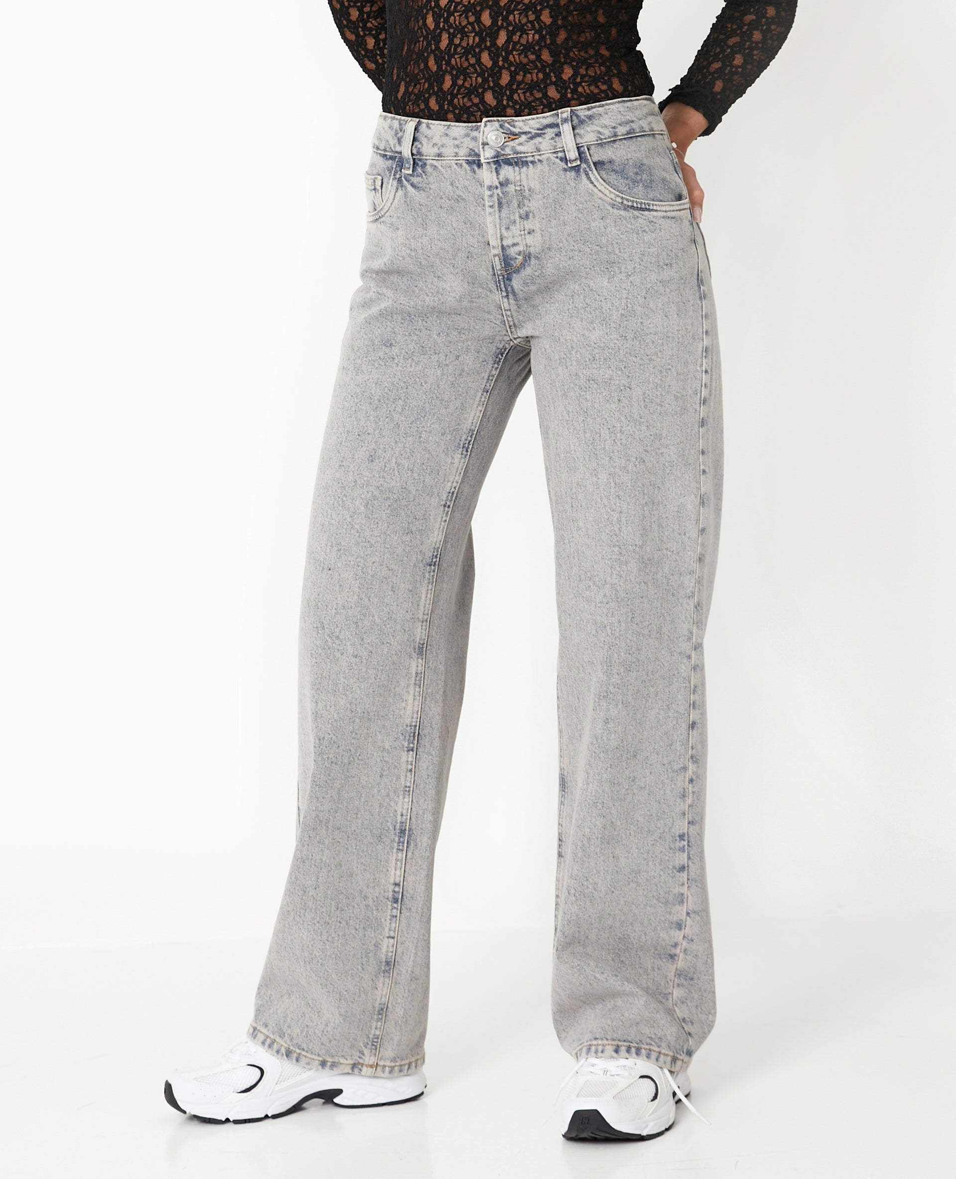 Jean wide taille basse effet délavé