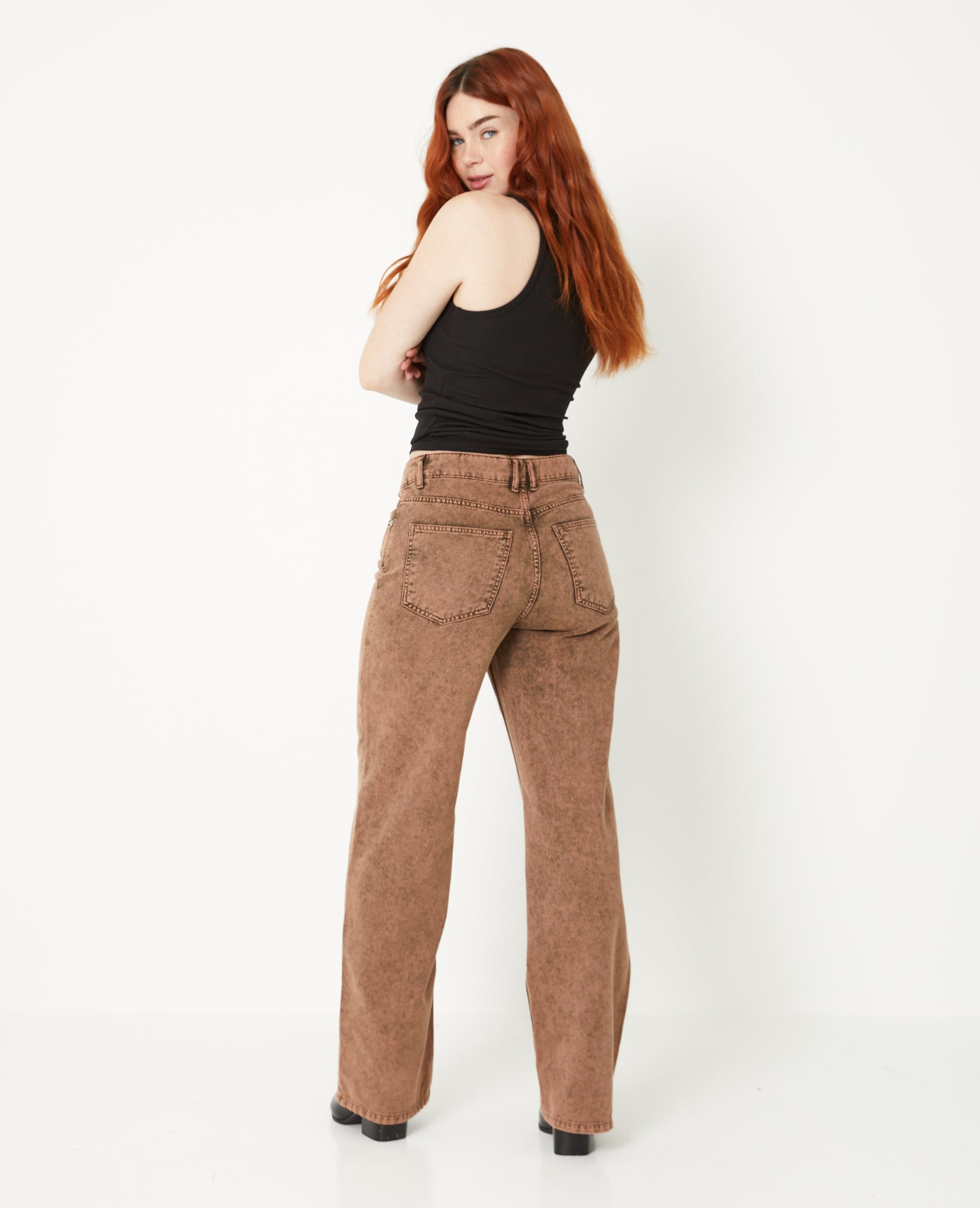 Jean droit taille basse effet délavé