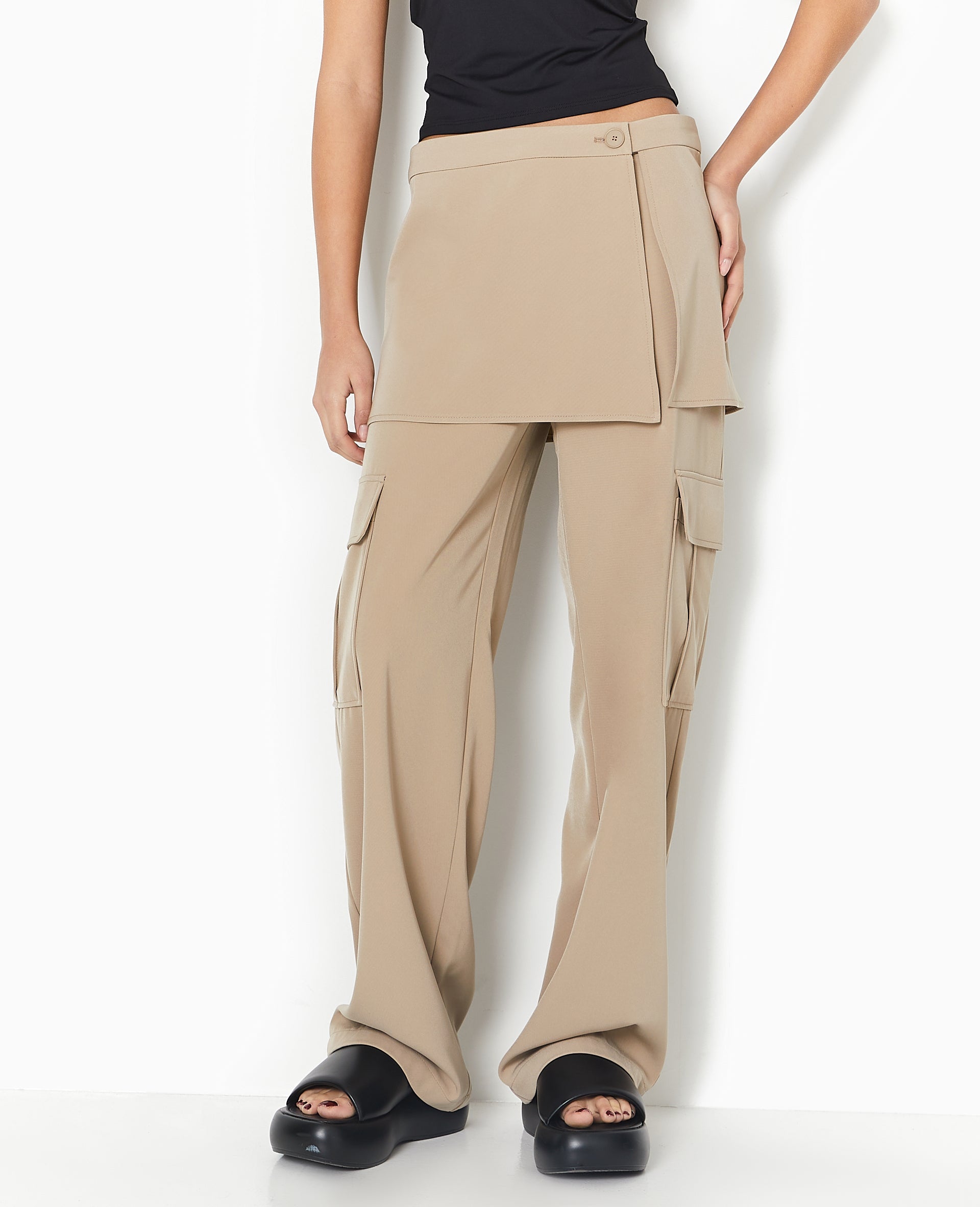 2 en 1 : pantalon cargo + jupette amovible