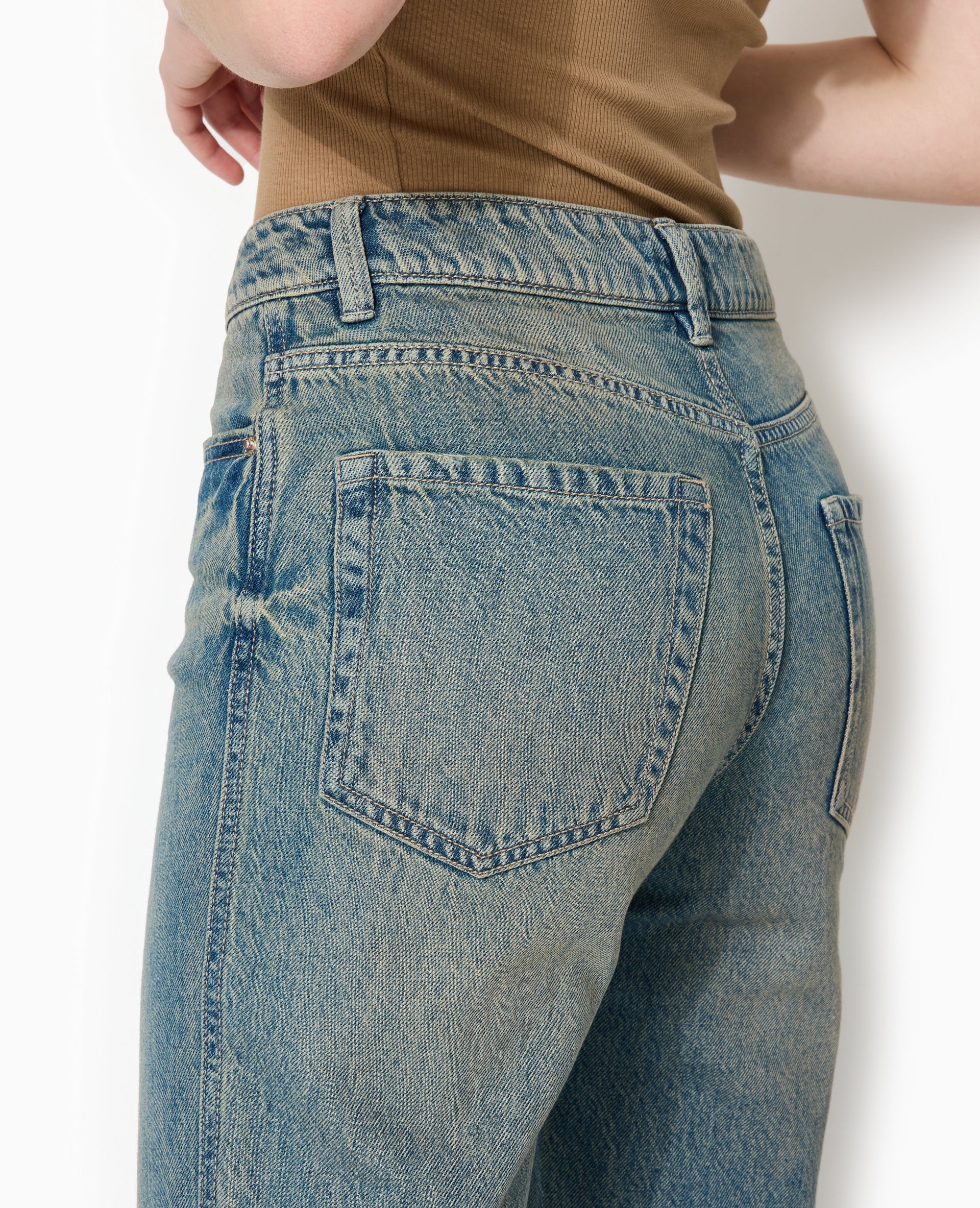 J90-2 / Jean straight taille medium effet dirty