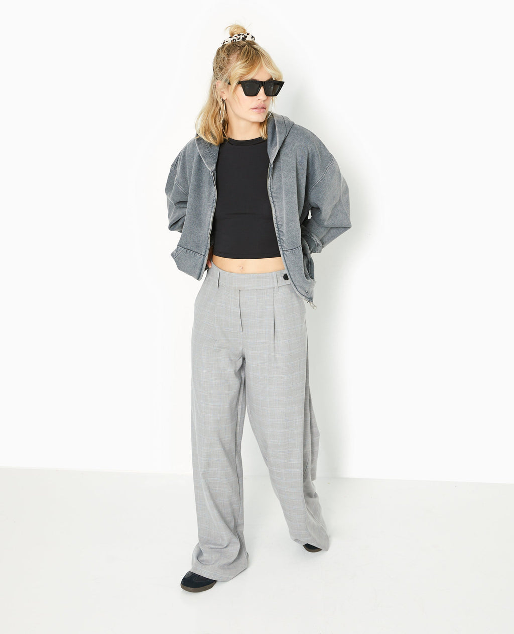 Pantalon large taille haute motif carreaux