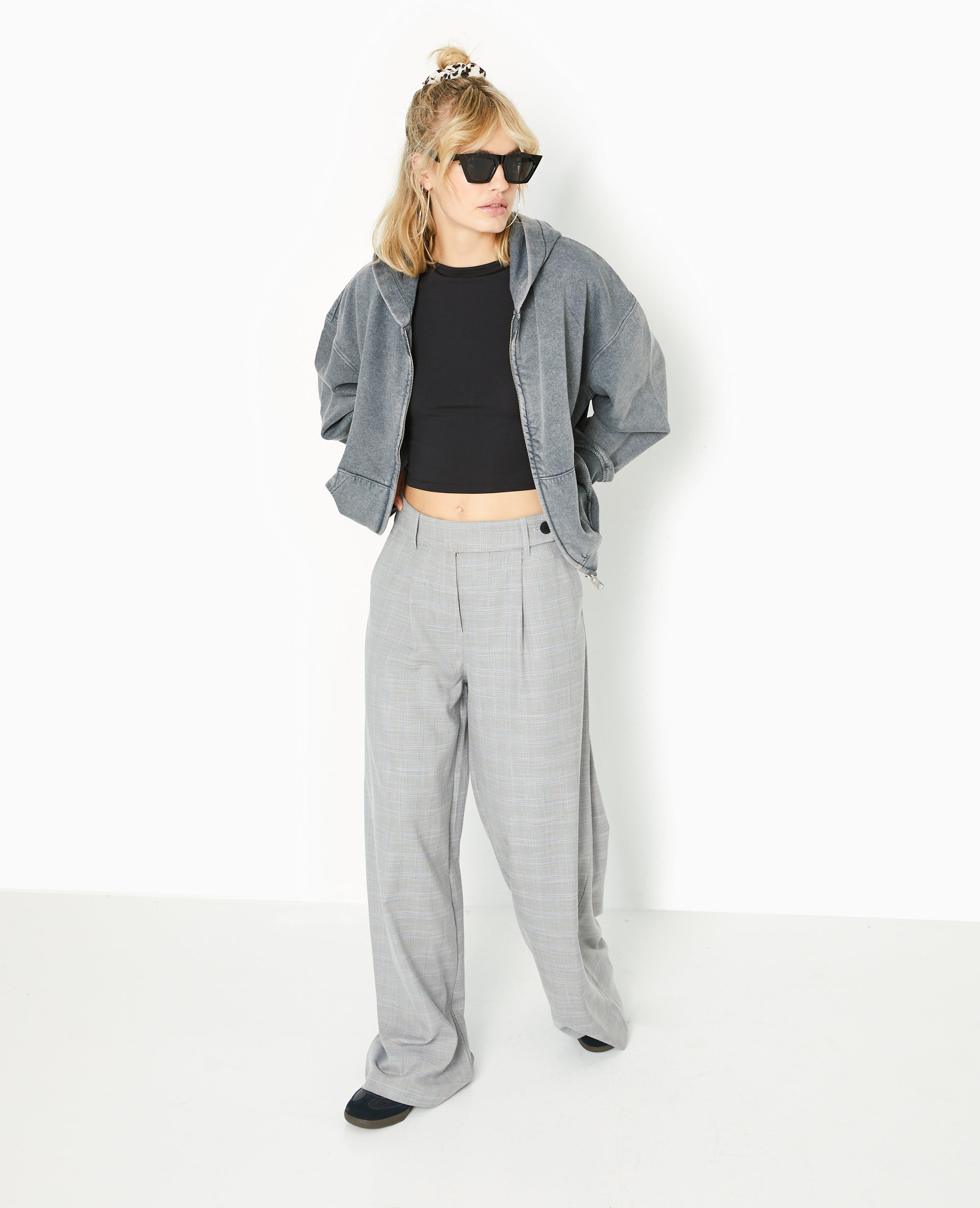 Pantalon large taille haute motif carreaux