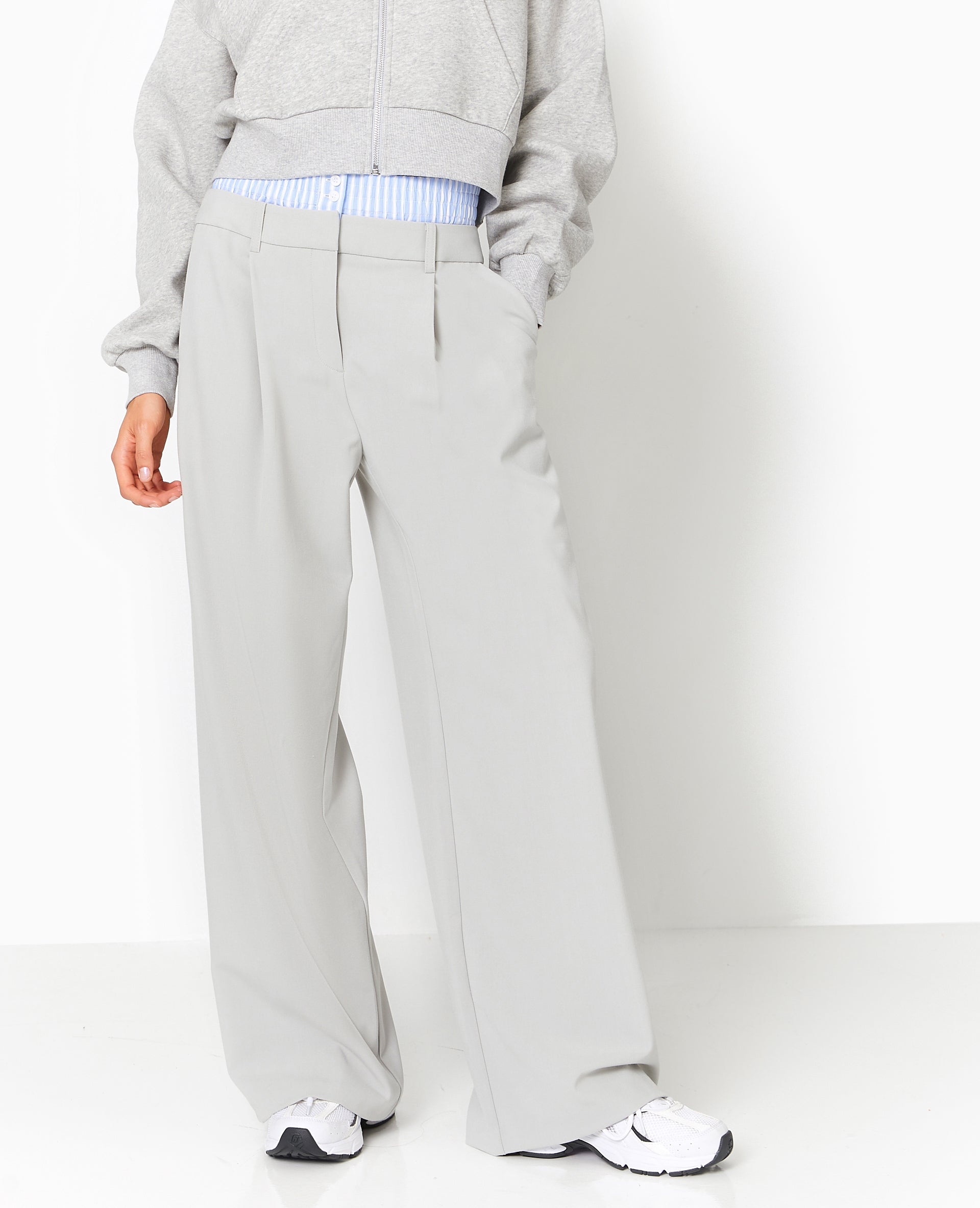 Pantalon large avec effet caleçon apparent