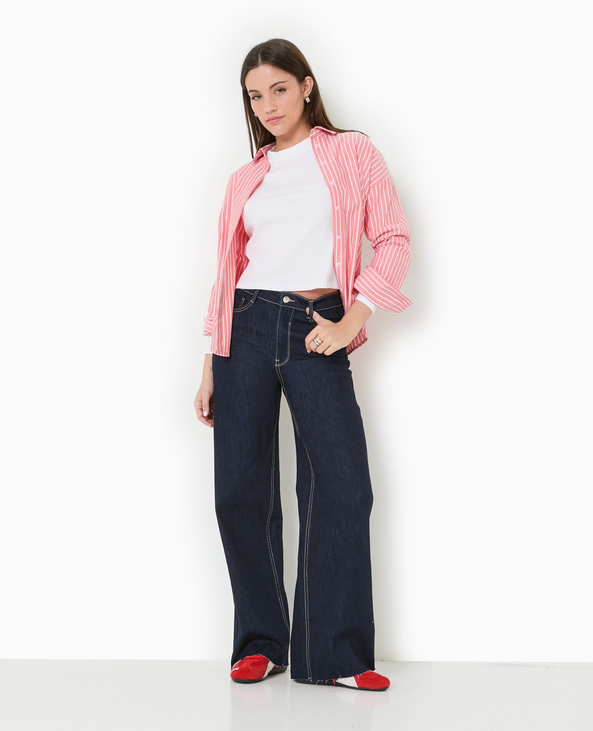Jean wide taille haute avec bas coupés