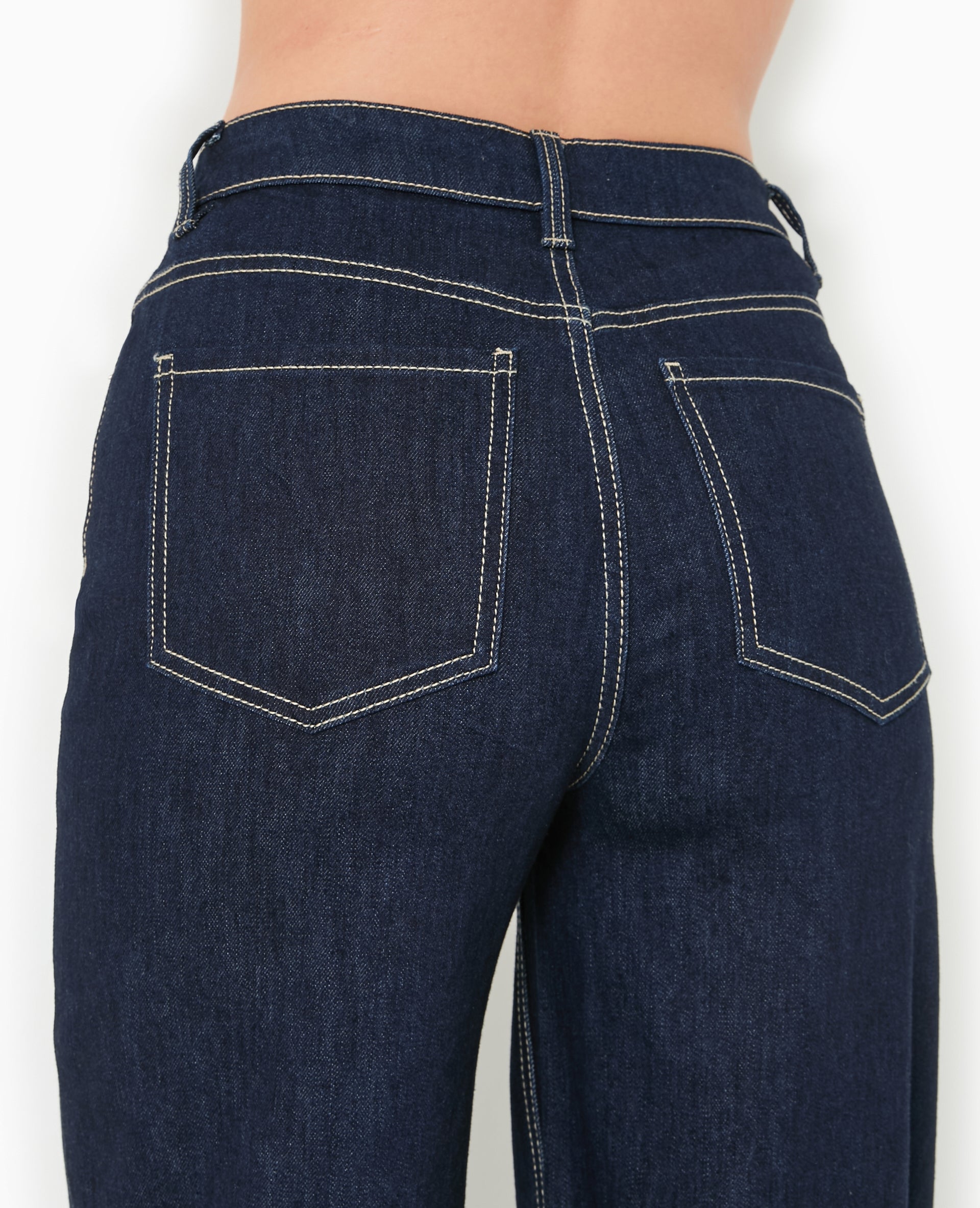 Jean wide taille haute avec bas coupés