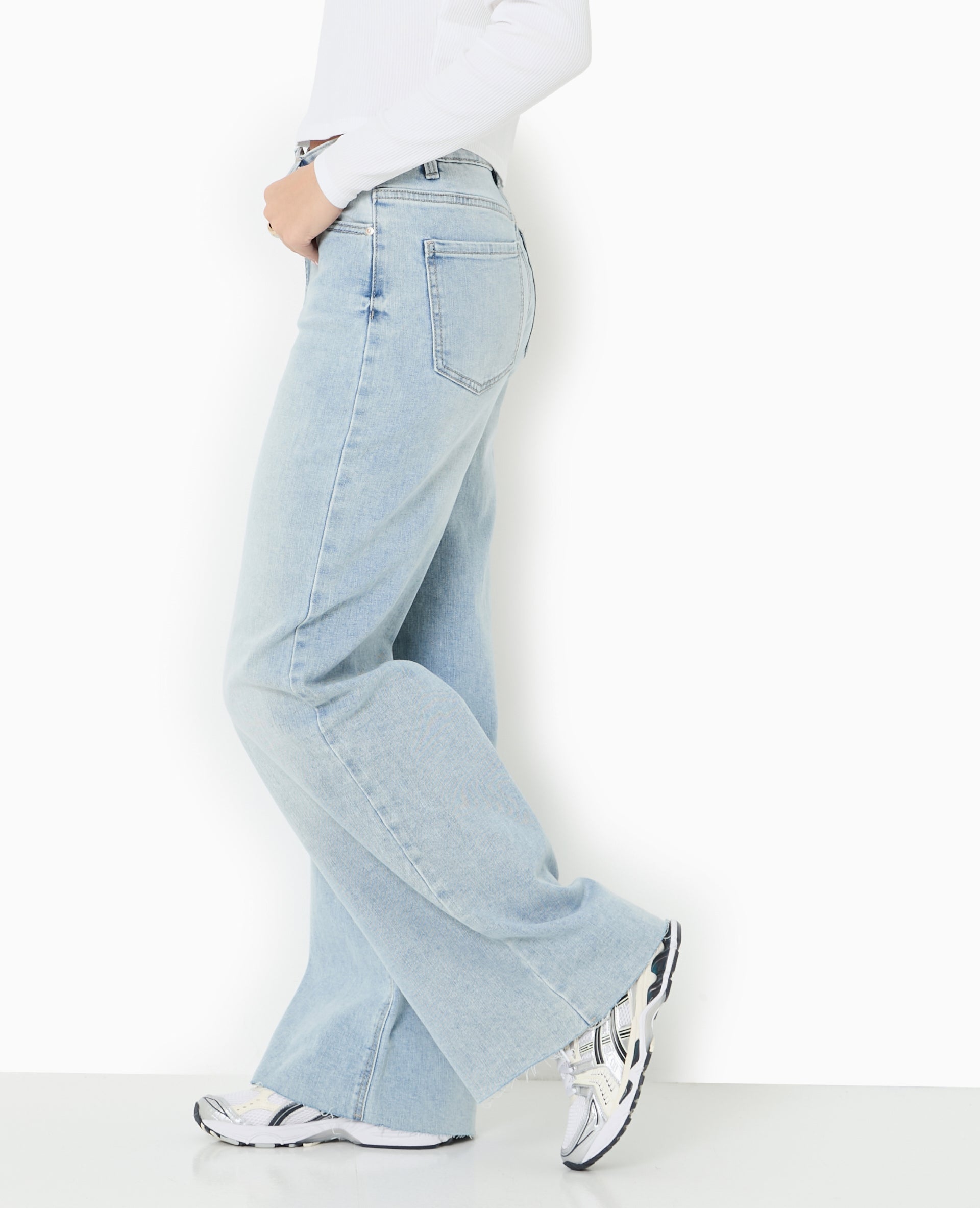Jean wide taille haute bas coupés