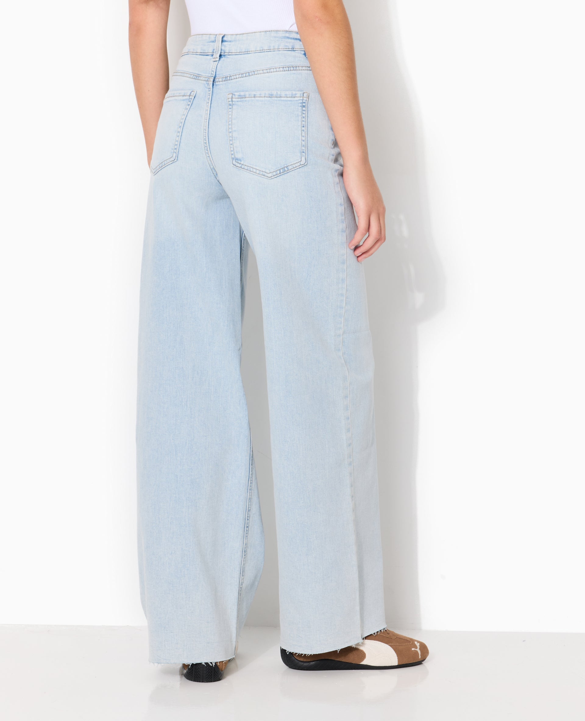 J71-1 / Jean wide taille haute avec bas coupés