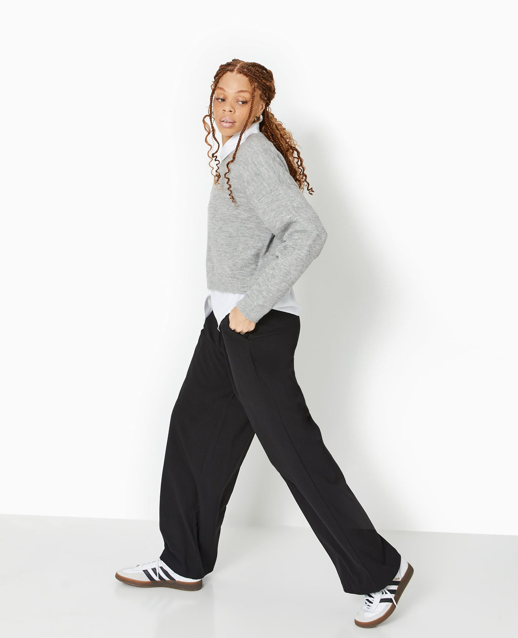 Pantalon large et droit avec pinces