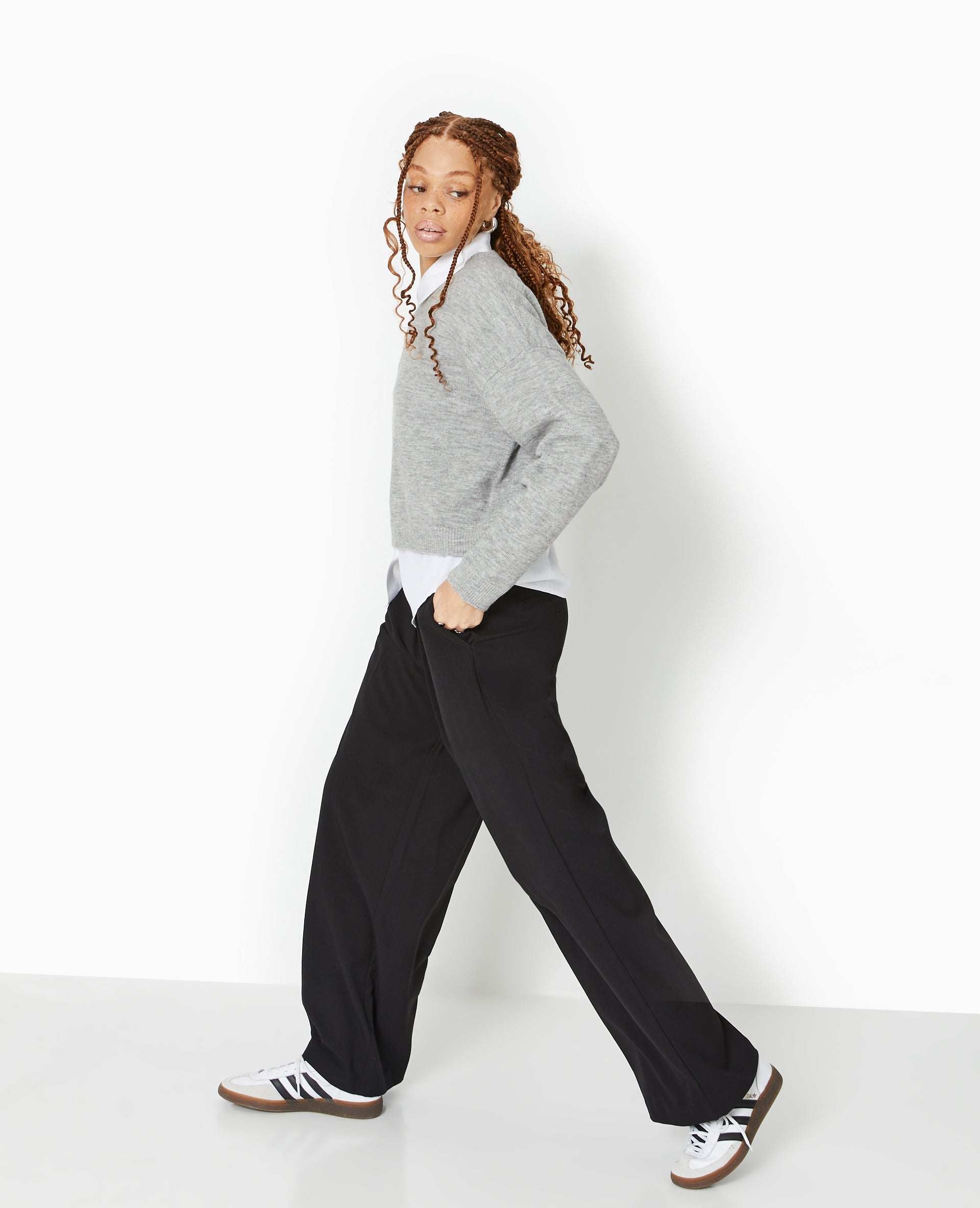 Pantalon large et droit avec pinces