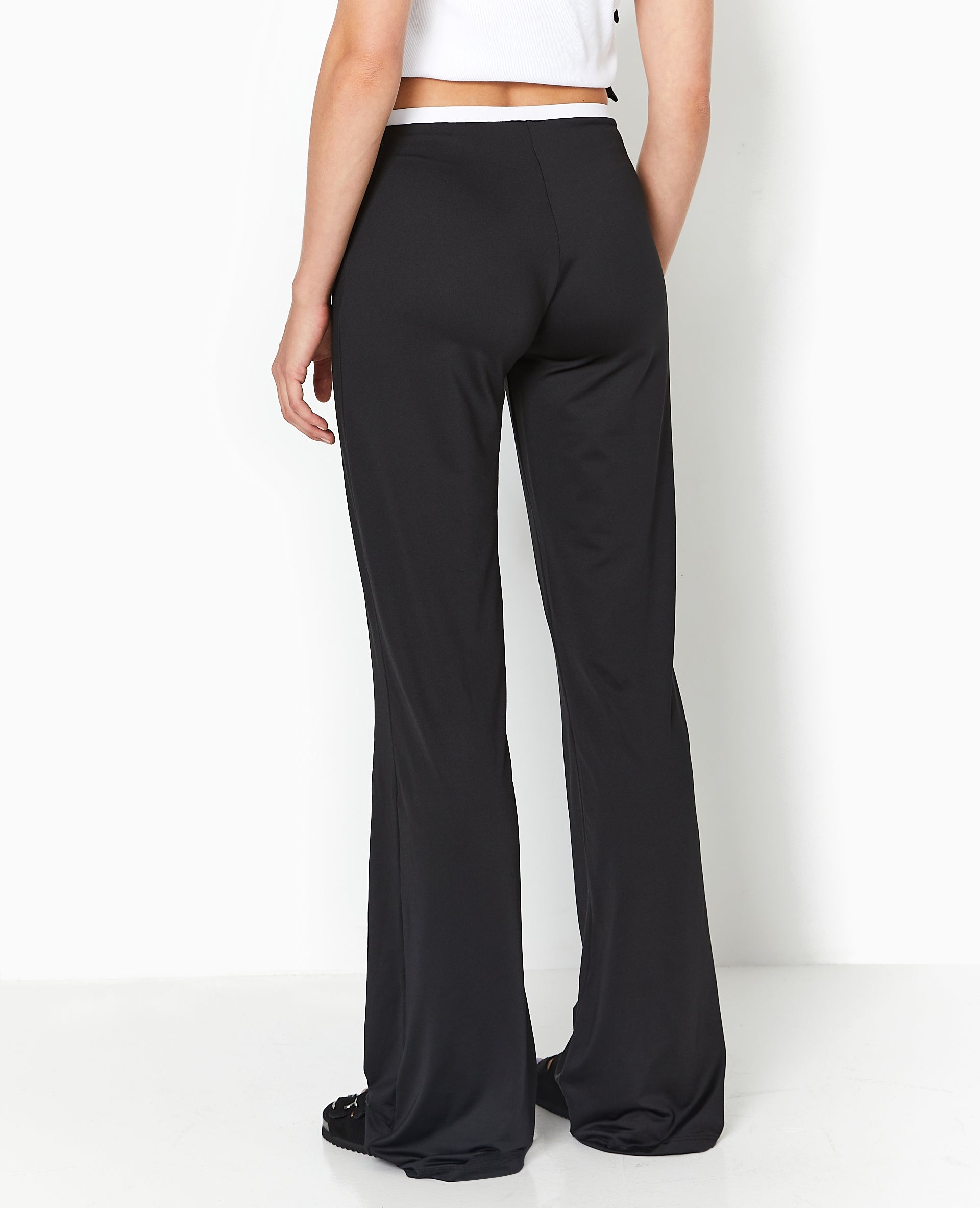 Pantalon large en maille extensible