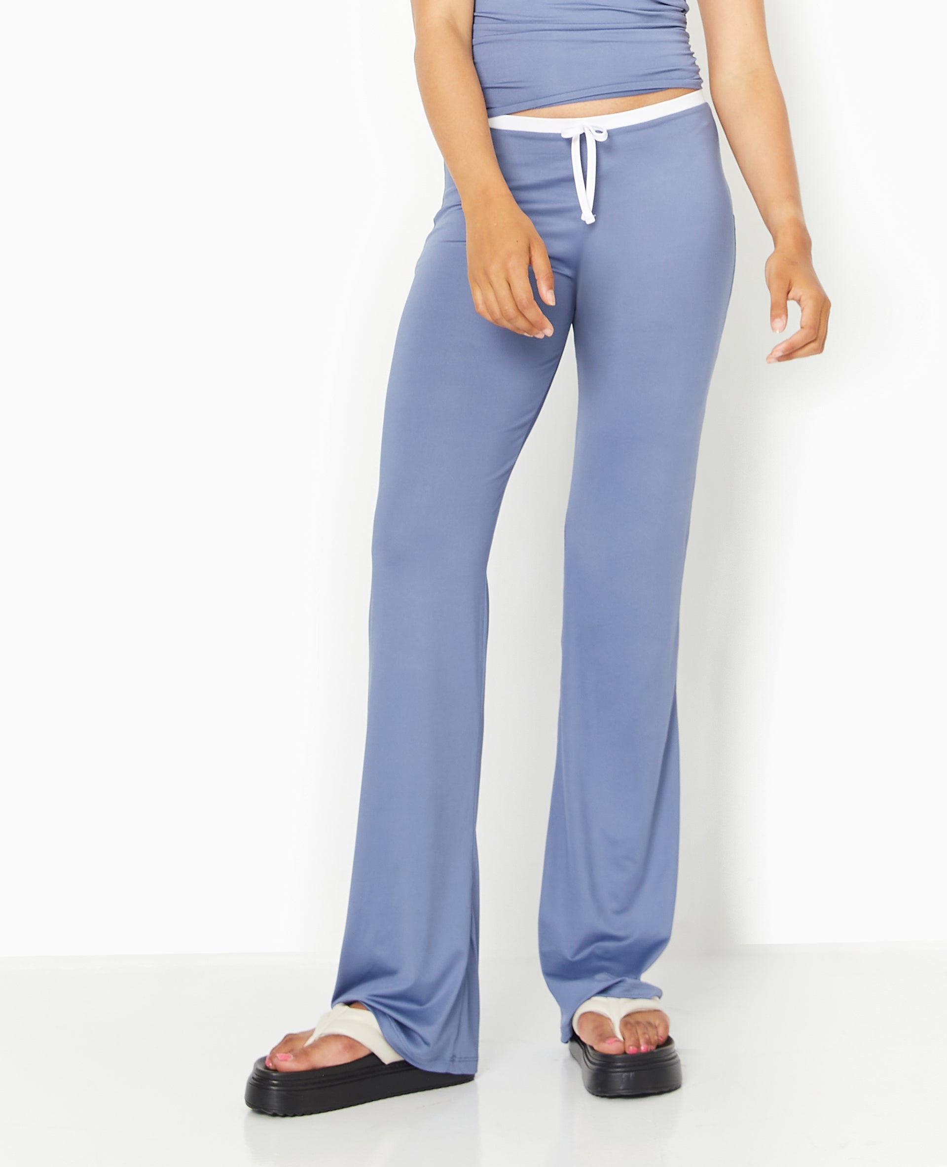 Pantalon large en maille extensible