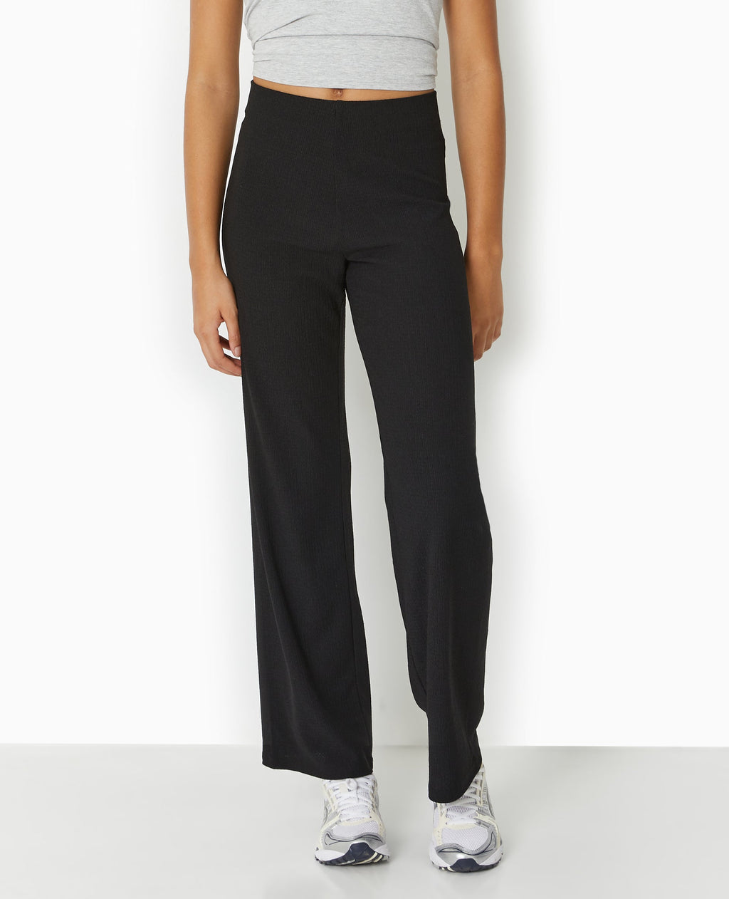 Pantalon large et fluide en tissu effet froissé