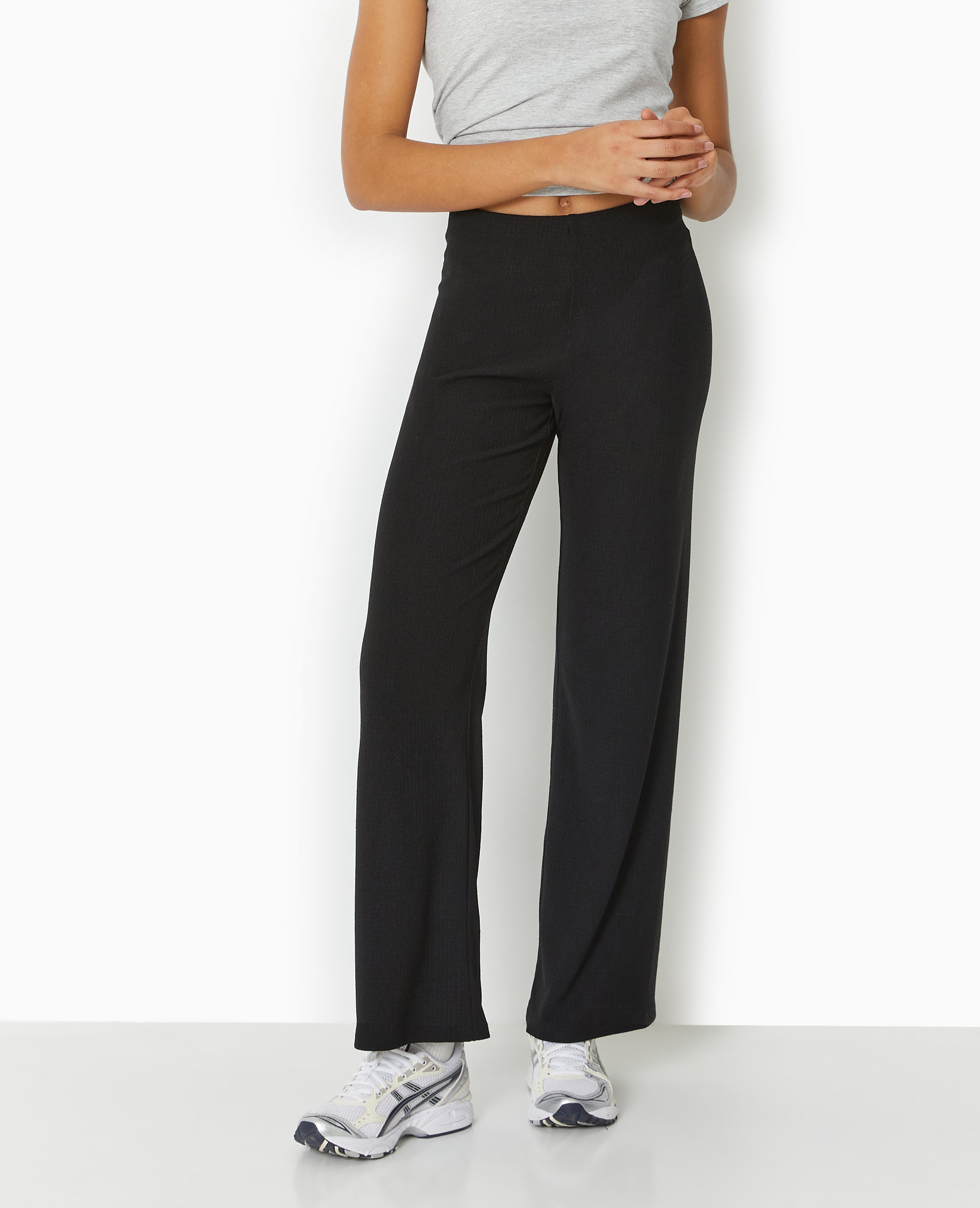 Pantalon large et fluide en tissu effet froissé
