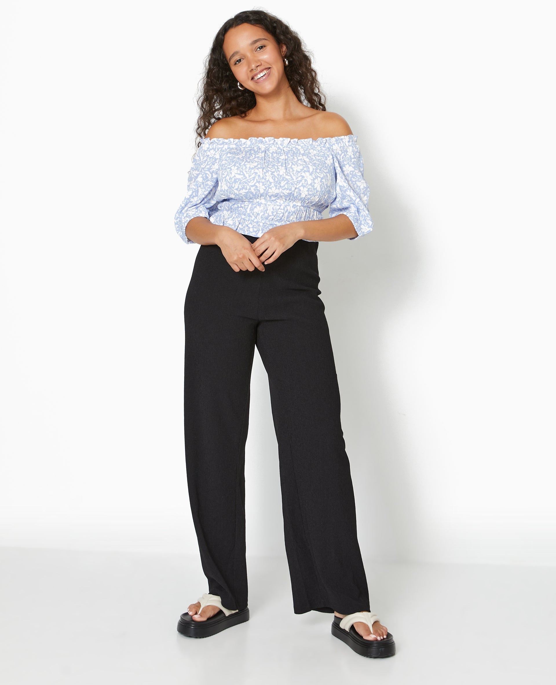 Pantalon large et fluide en tissu effet froissé