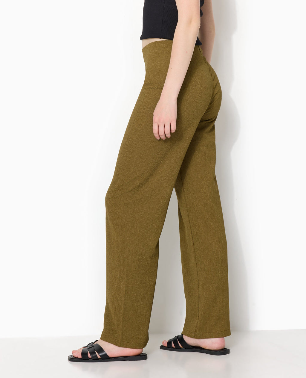 Pantalon large et fluide en tissu effet froissé