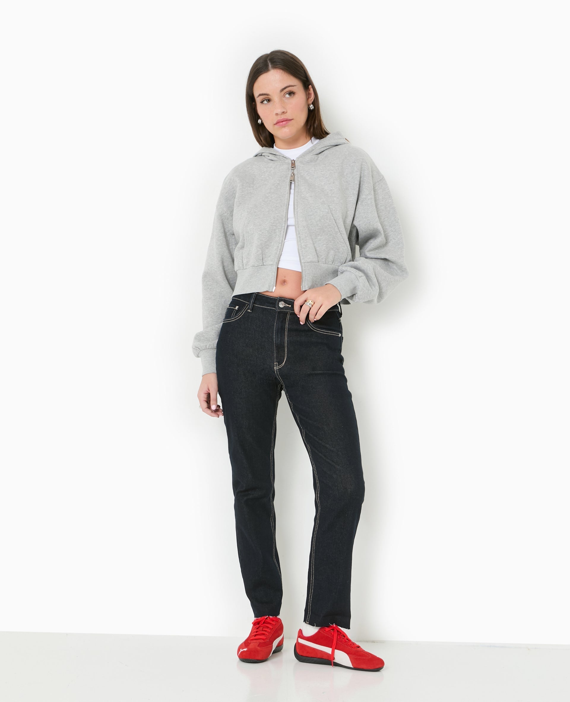 Jean droit taille regular avec bas coupés