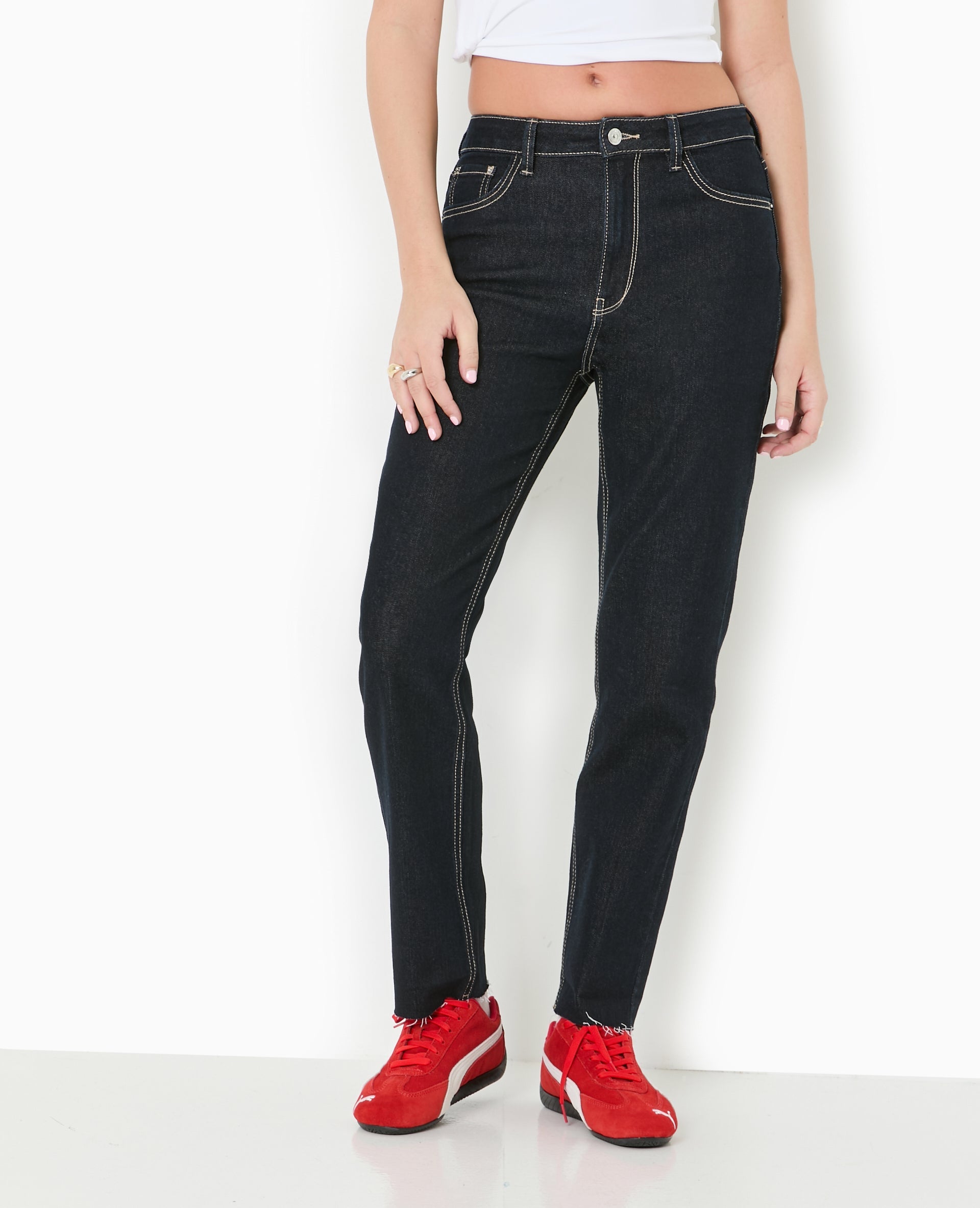 Jean droit taille regular avec bas coupés