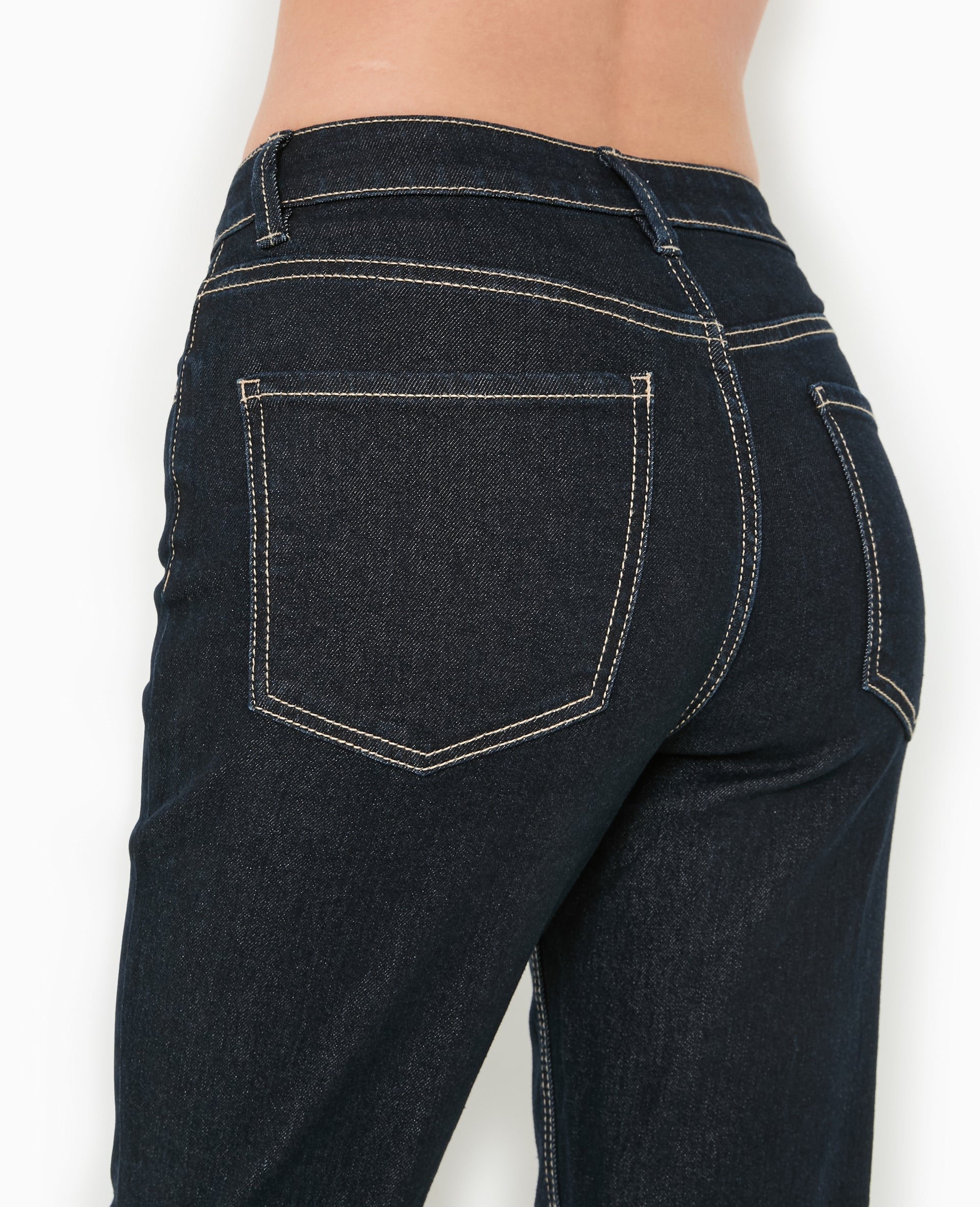 Jean droit taille regular avec bas coupés