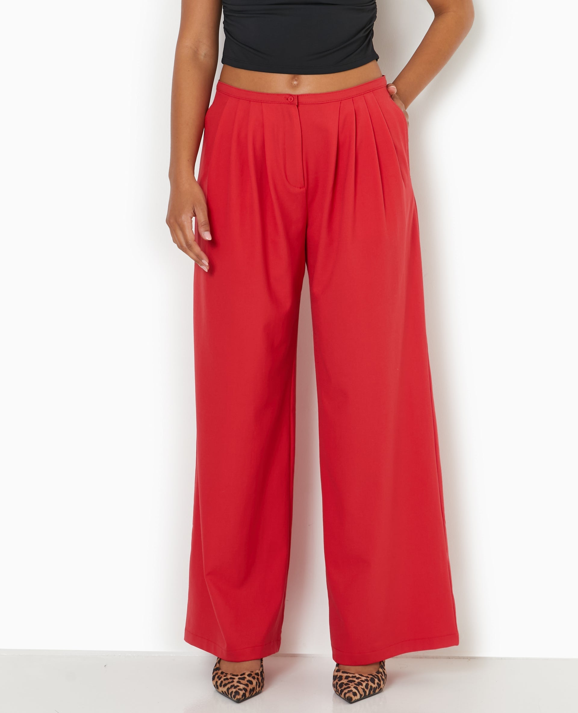 Pantalon large et droit avec pinces