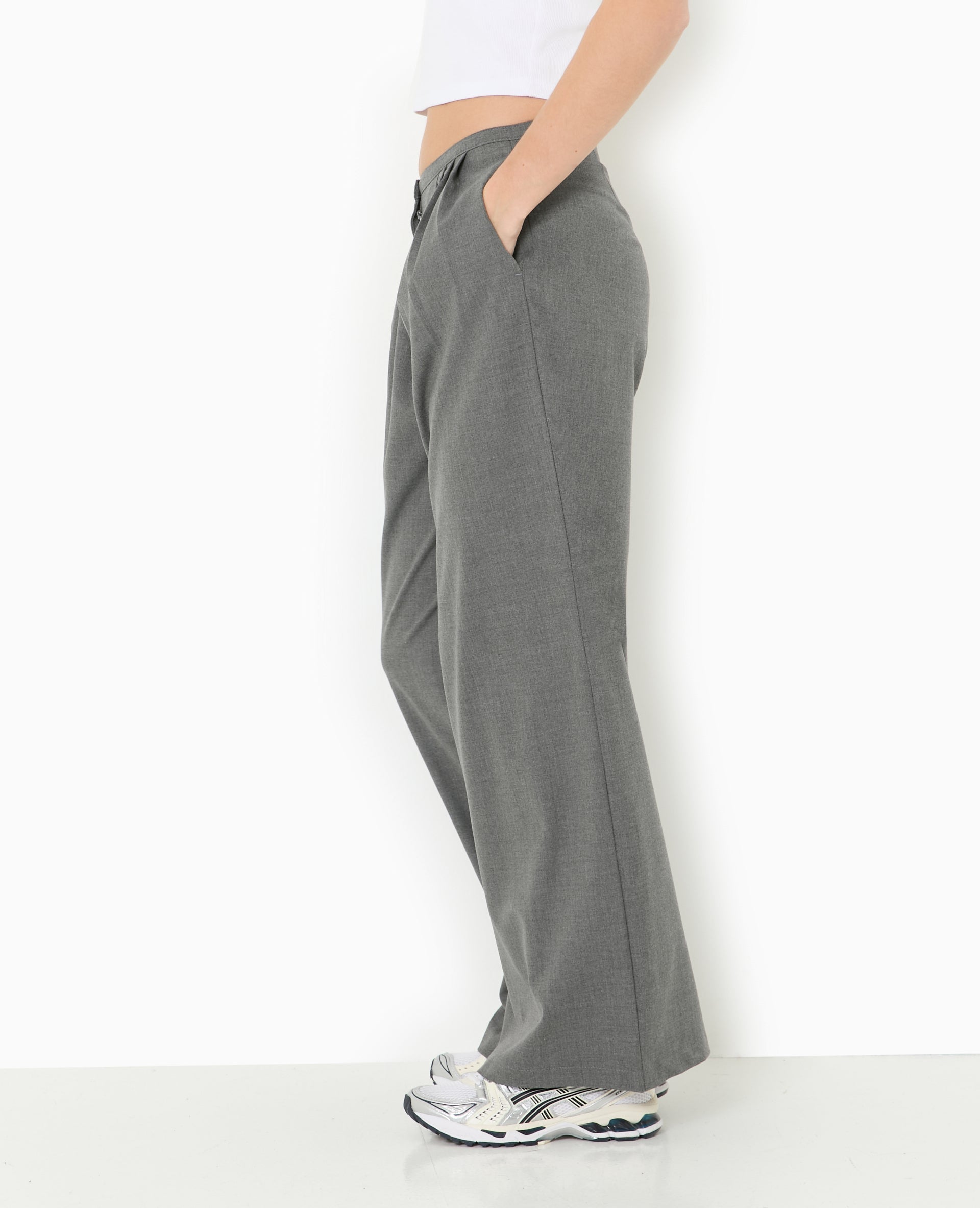 Pantalon large et droit avec pinces