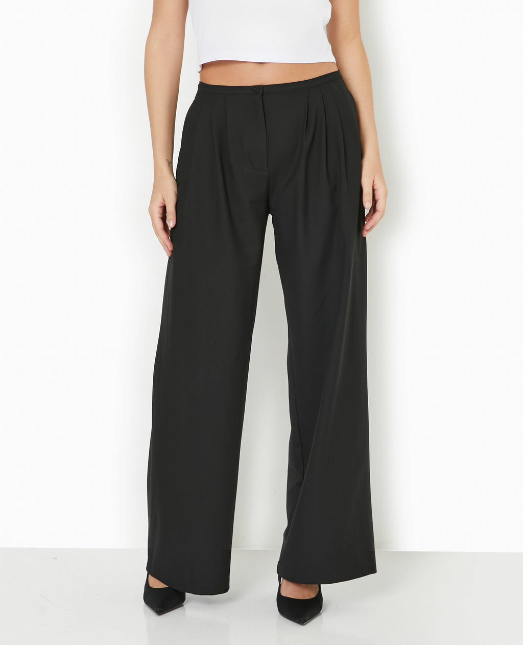 Pantalon large et droit avec pinces