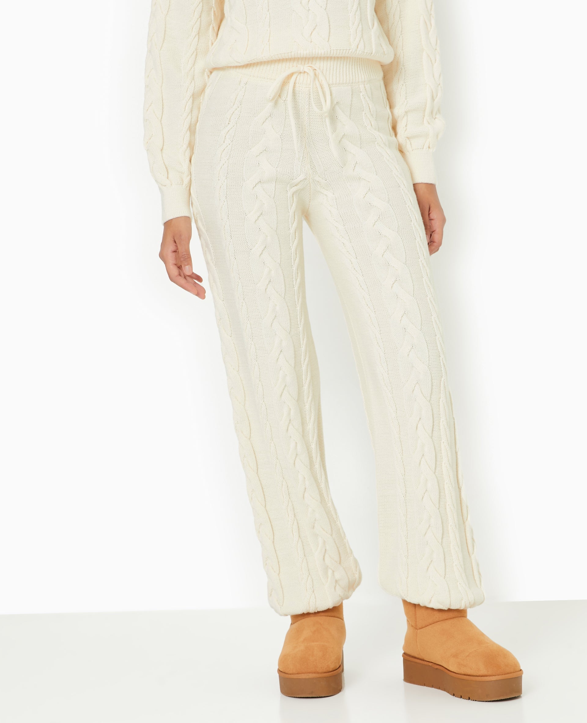 Pantalon droit en maille torsadée