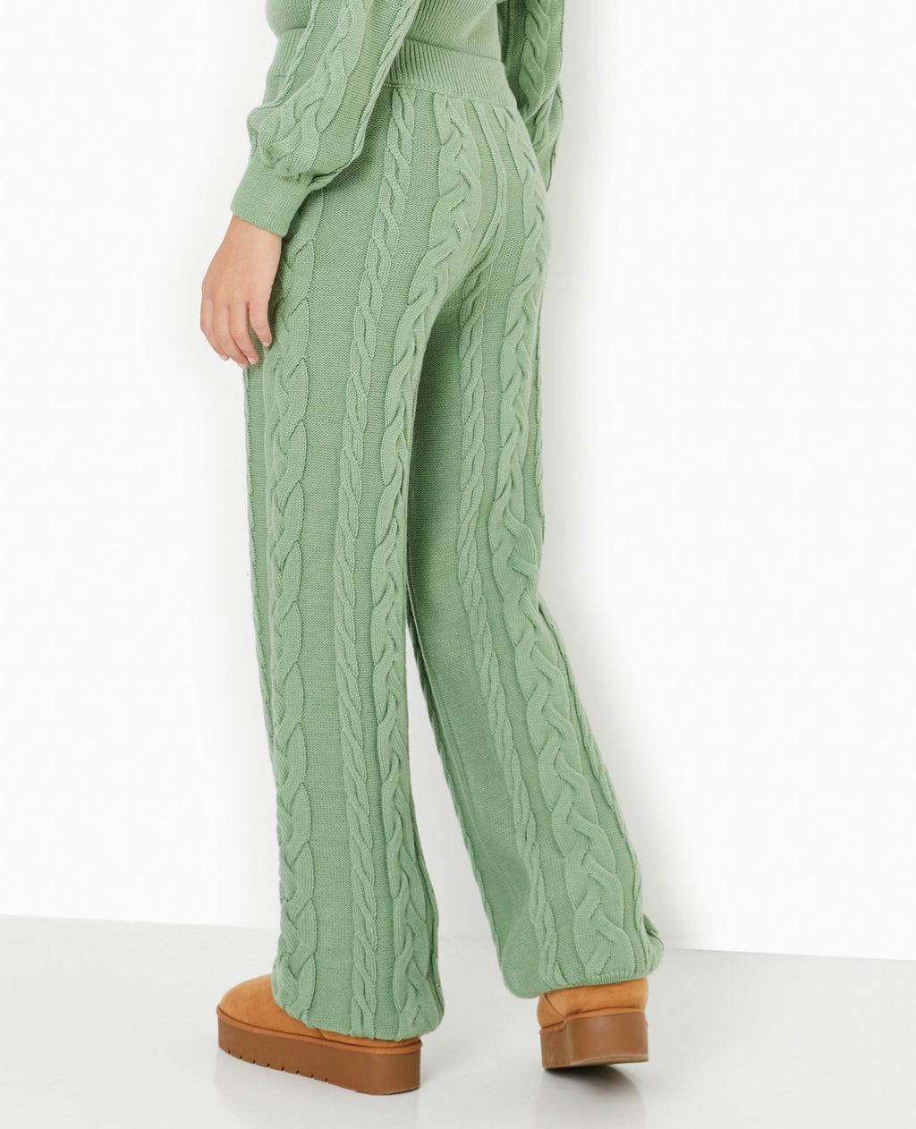 Pantalon droit en maille torsadée