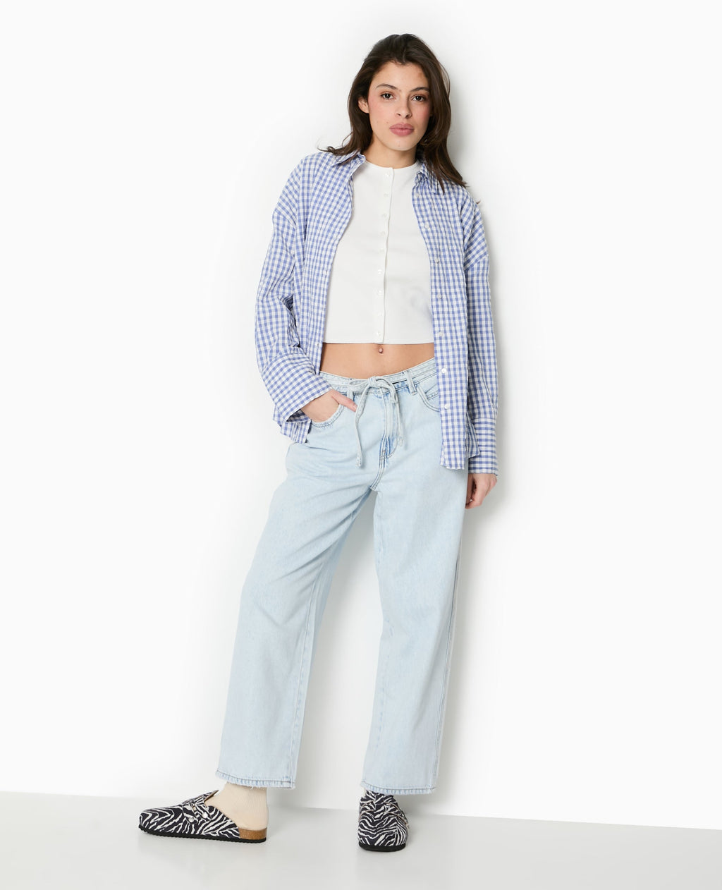 Jean baggy taille basse avec ceinture à nouer