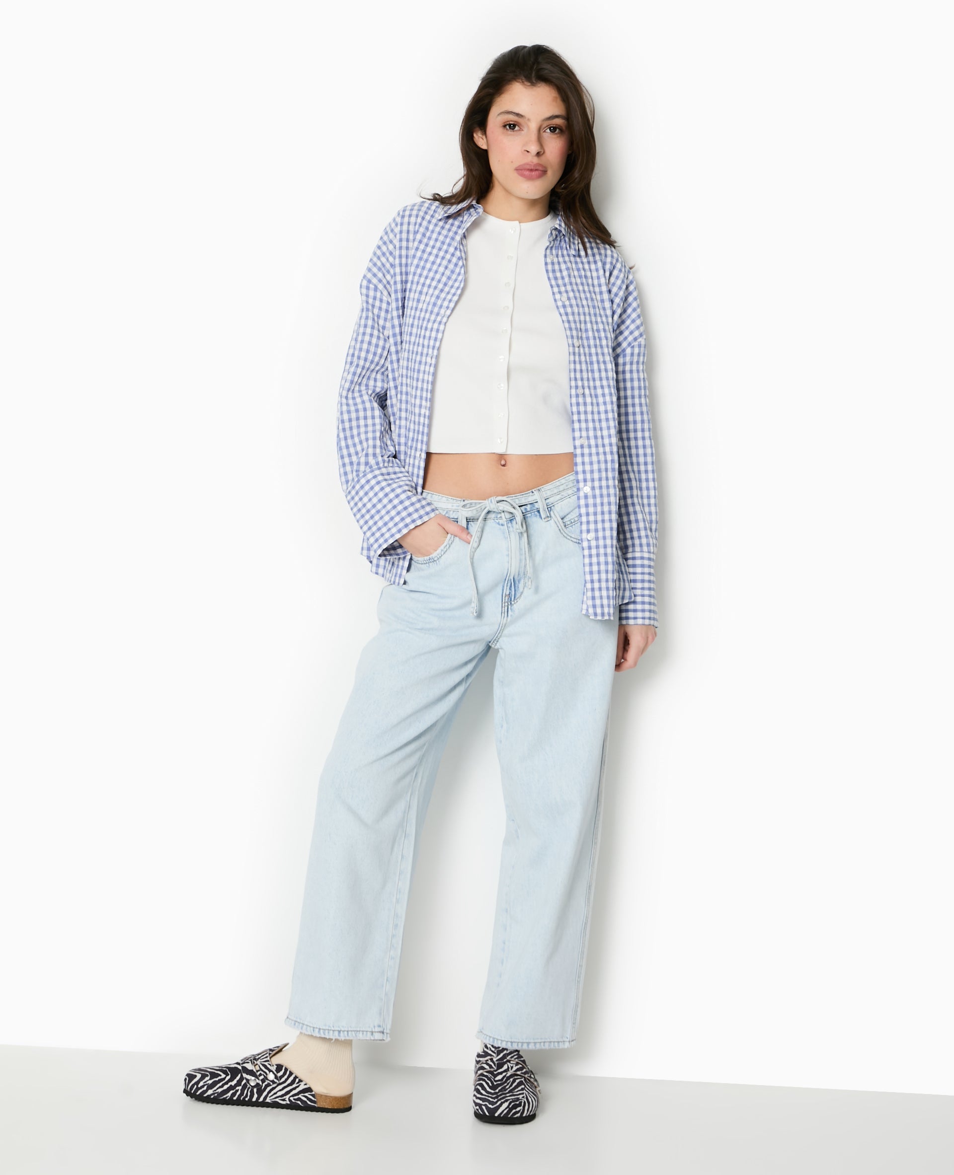 Jean baggy taille basse avec ceinture à nouer