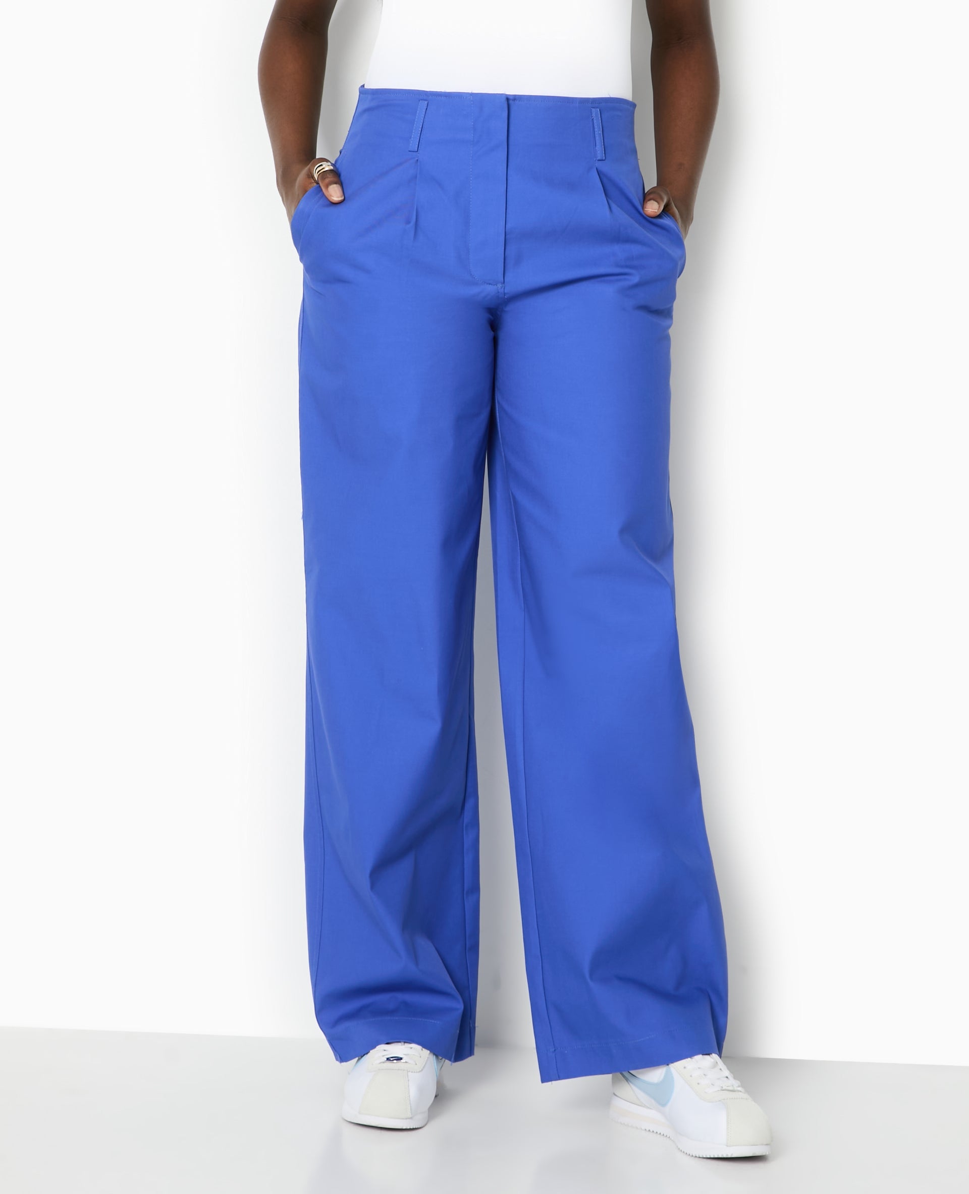 Pantalon en toile taille haute avec pinces