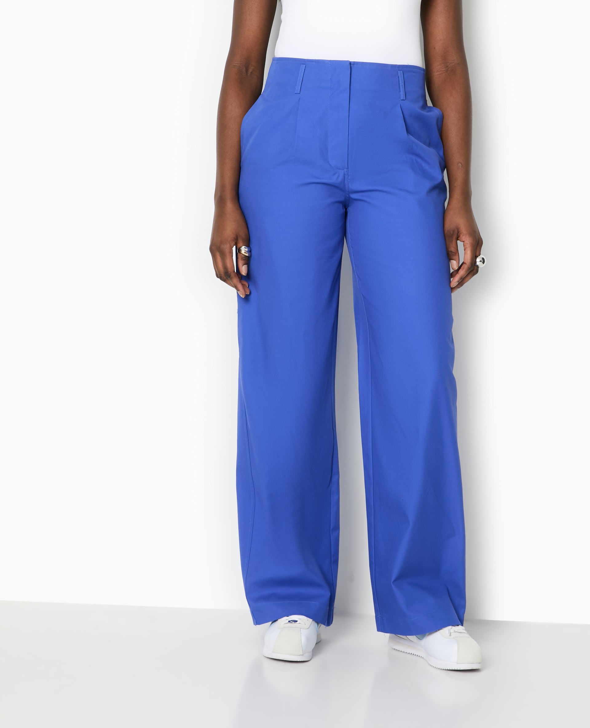 Pantalon en toile taille haute avec pinces