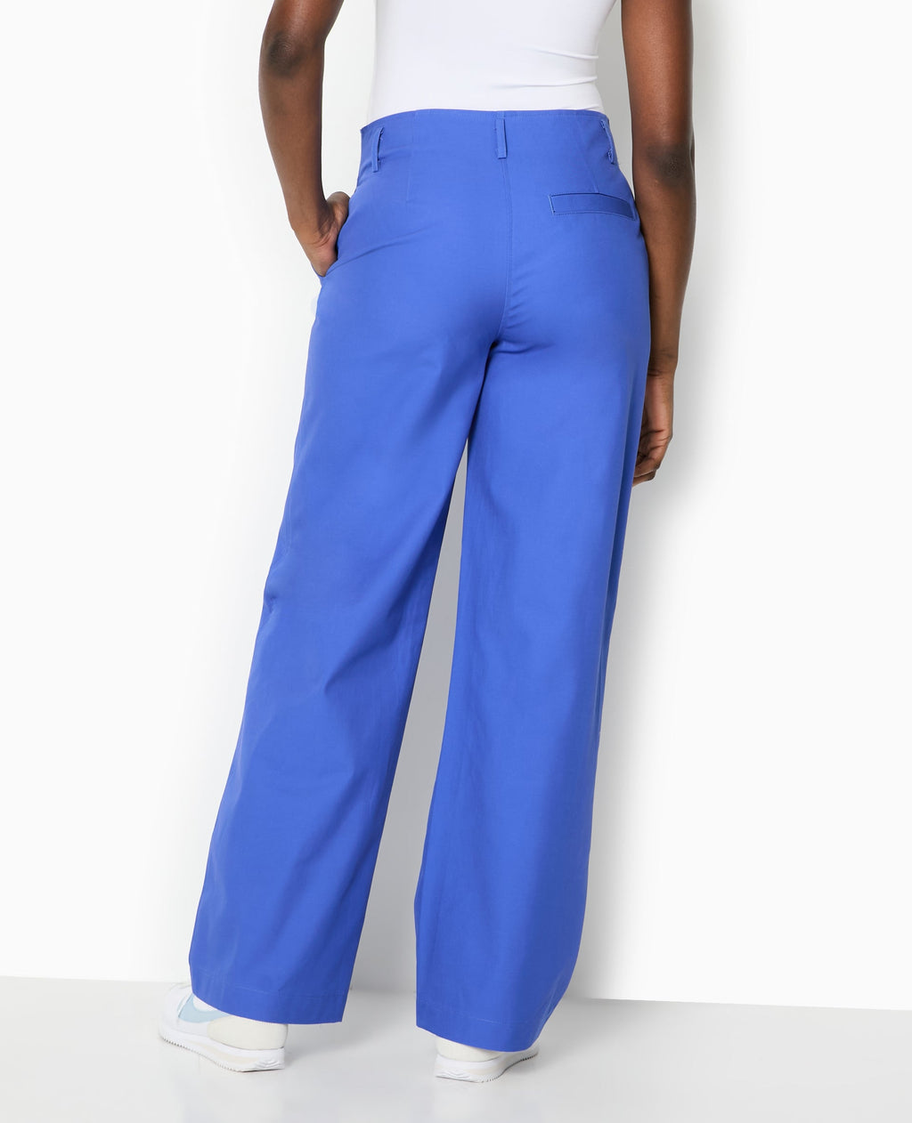 Pantalon en toile taille haute avec pinces