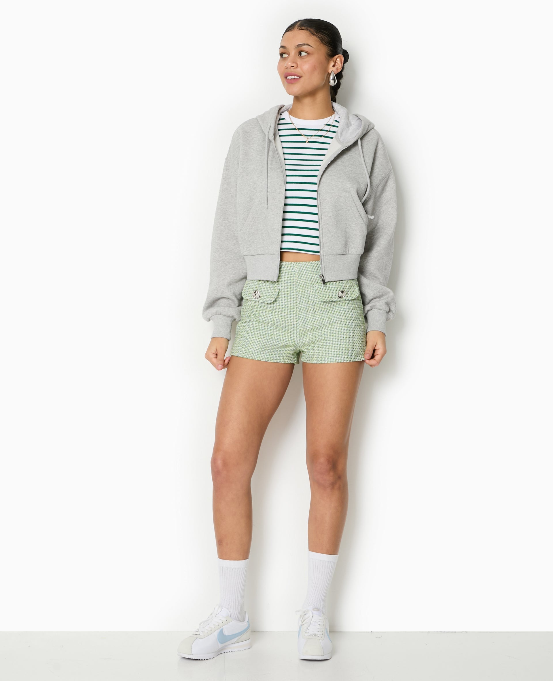 Short court en tweed