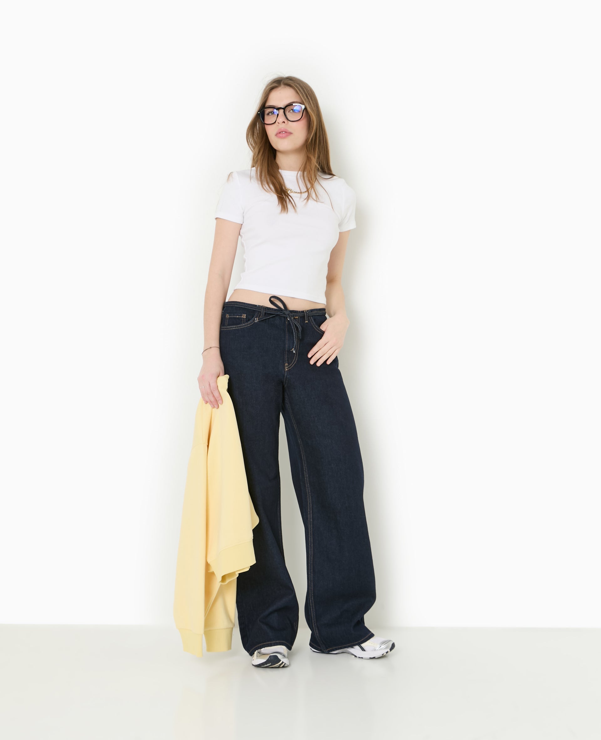 Jean wide taille haute avec ceinture à nouer