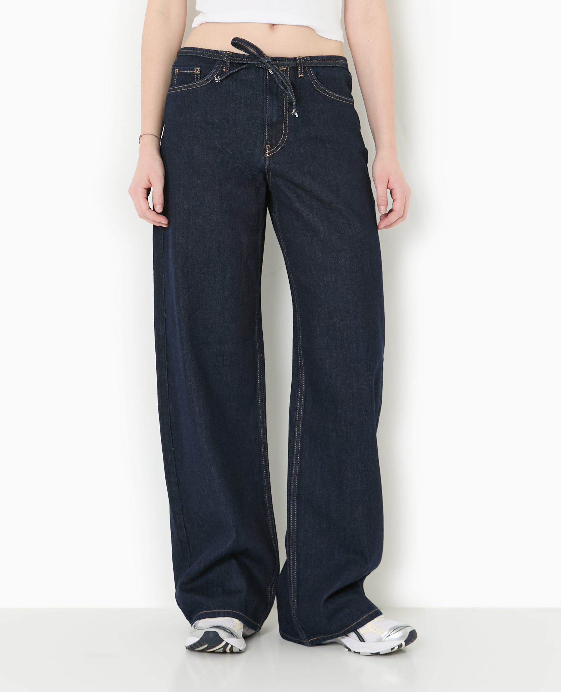 Jean wide taille haute avec ceinture à nouer