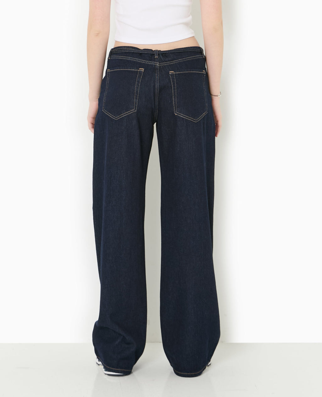 Jean wide taille haute avec ceinture à nouer