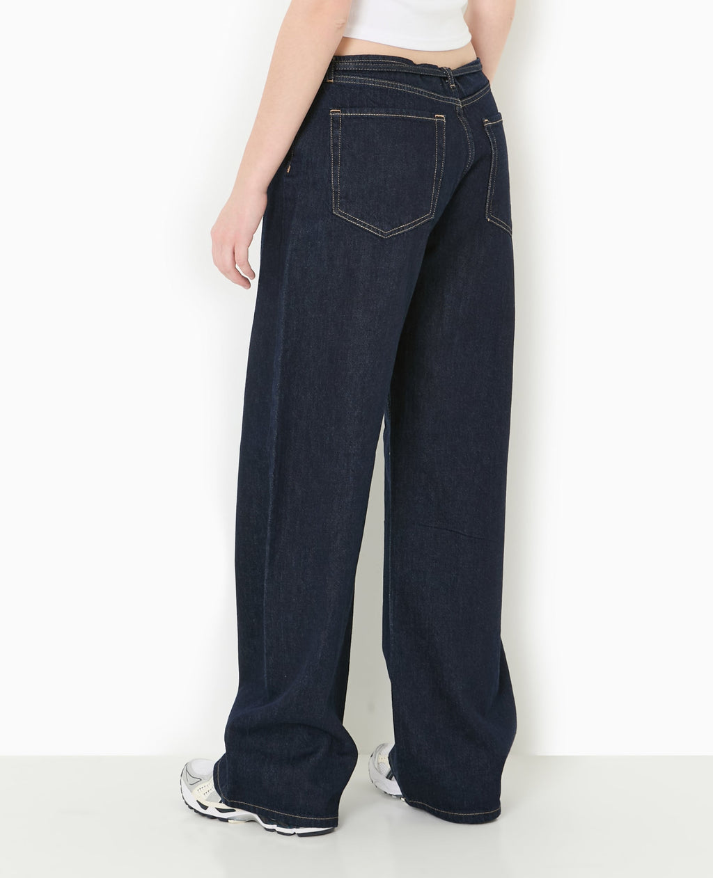 Jean wide taille haute avec ceinture à nouer