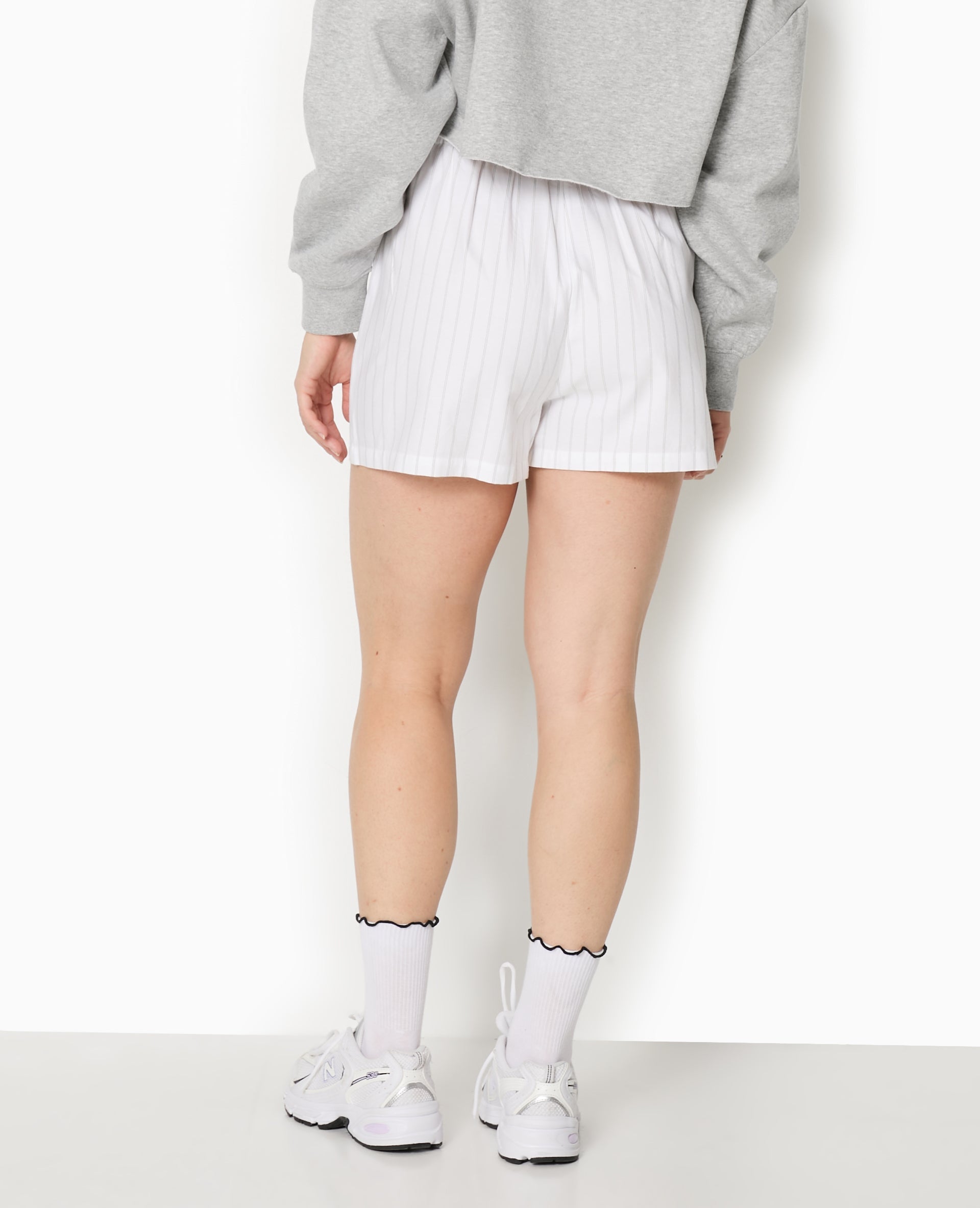 Short rayé façon pyjama d'homme