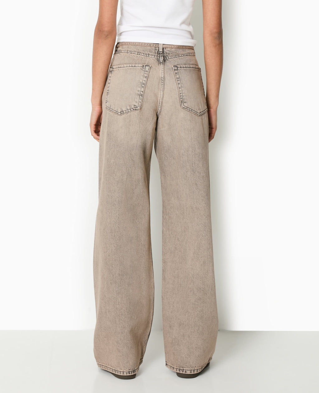 Jean droit taille basse avec ceinture à nouer